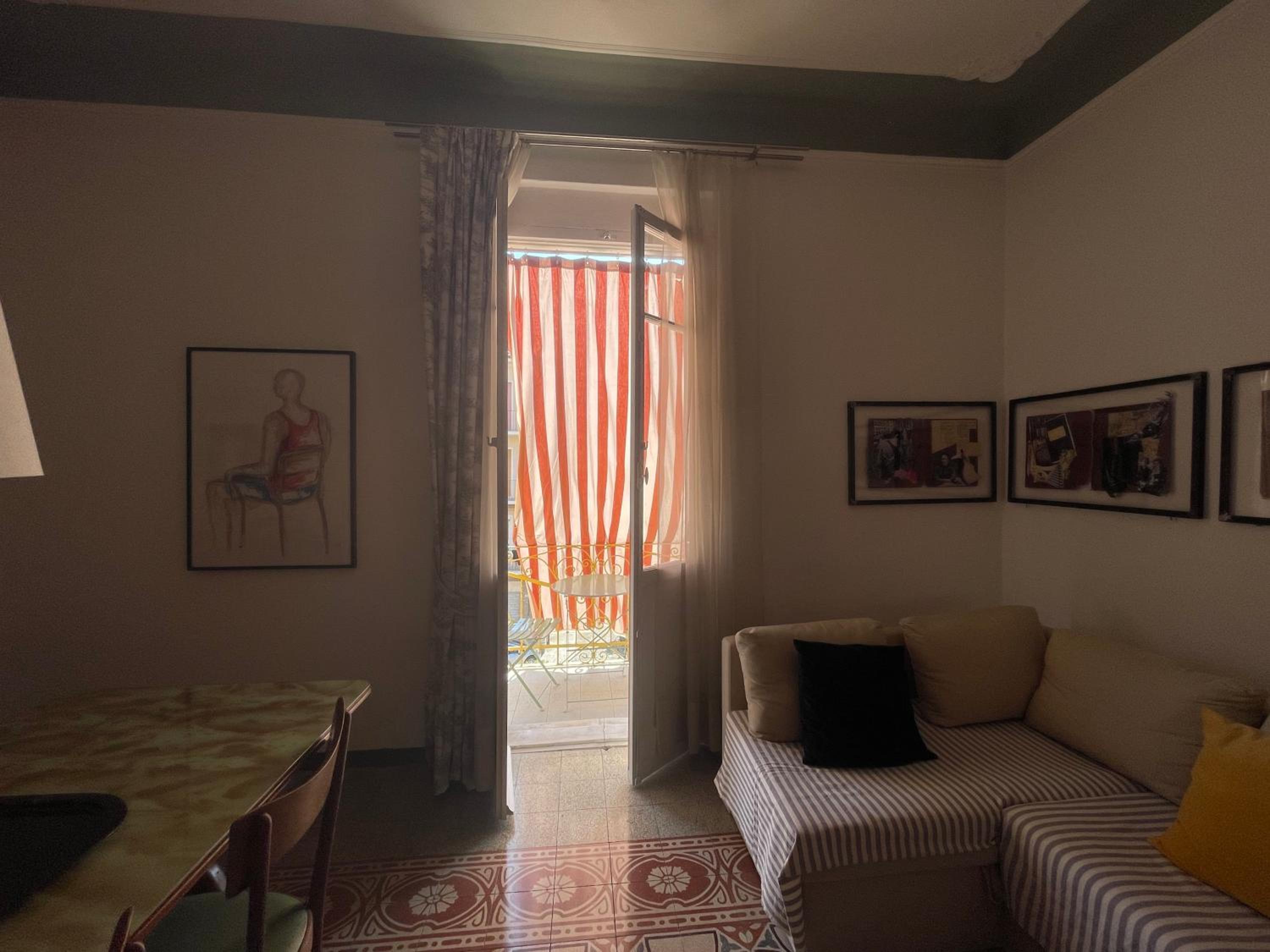 One-Bedroom Apartment with Balcony