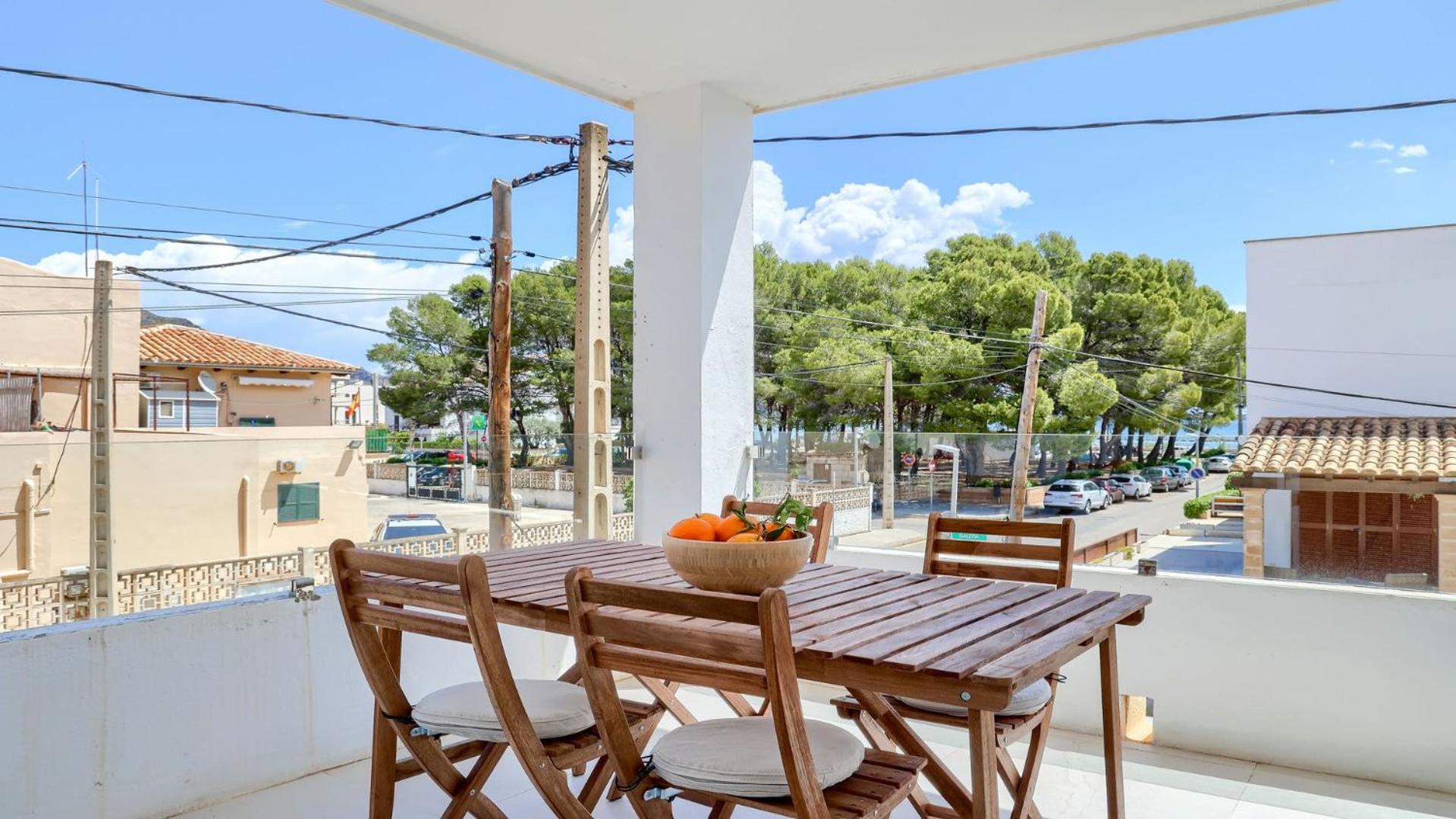 Apartment with Sea View photo 2