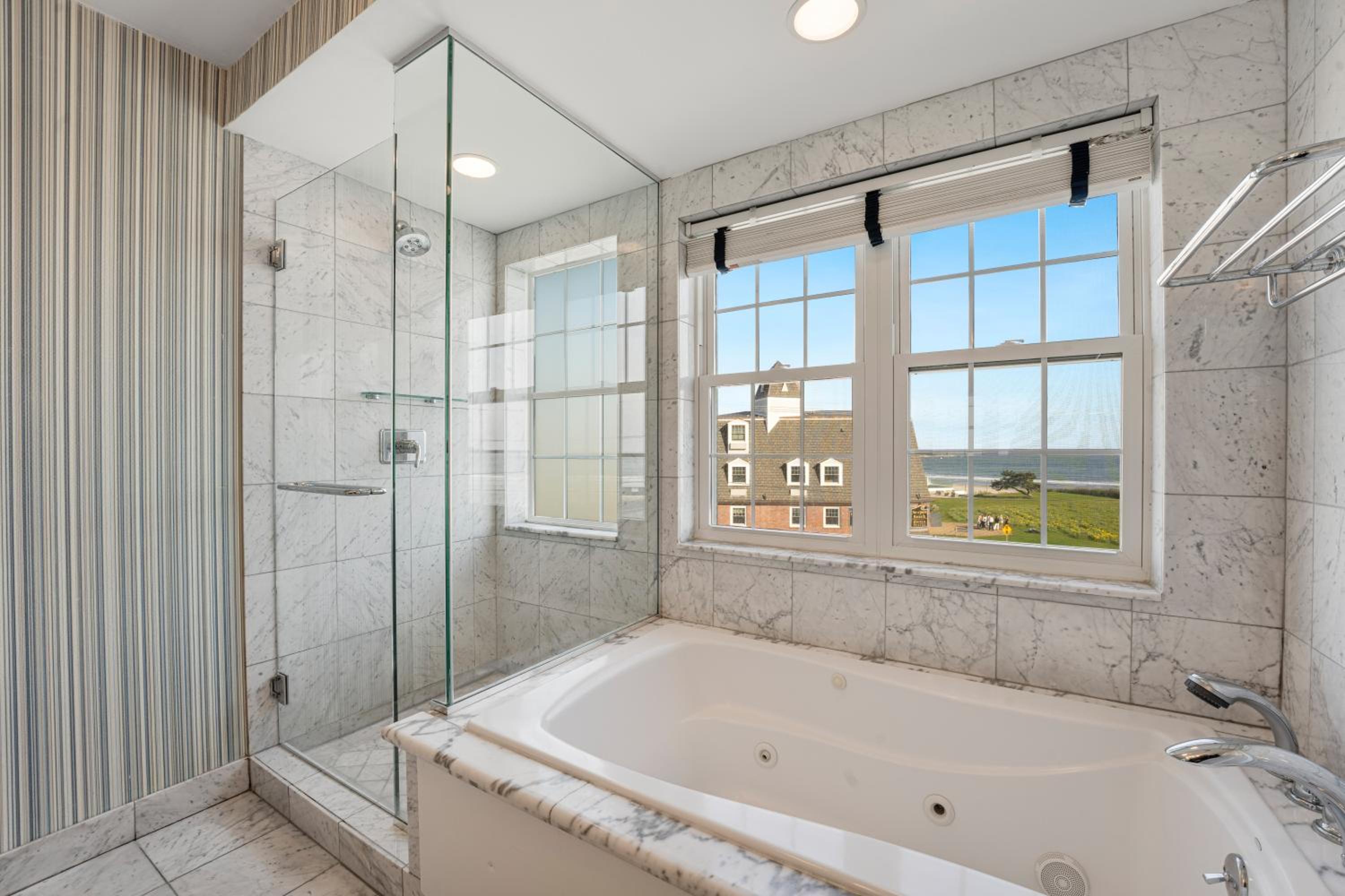 Two-Bedroom Suite - Photo 8