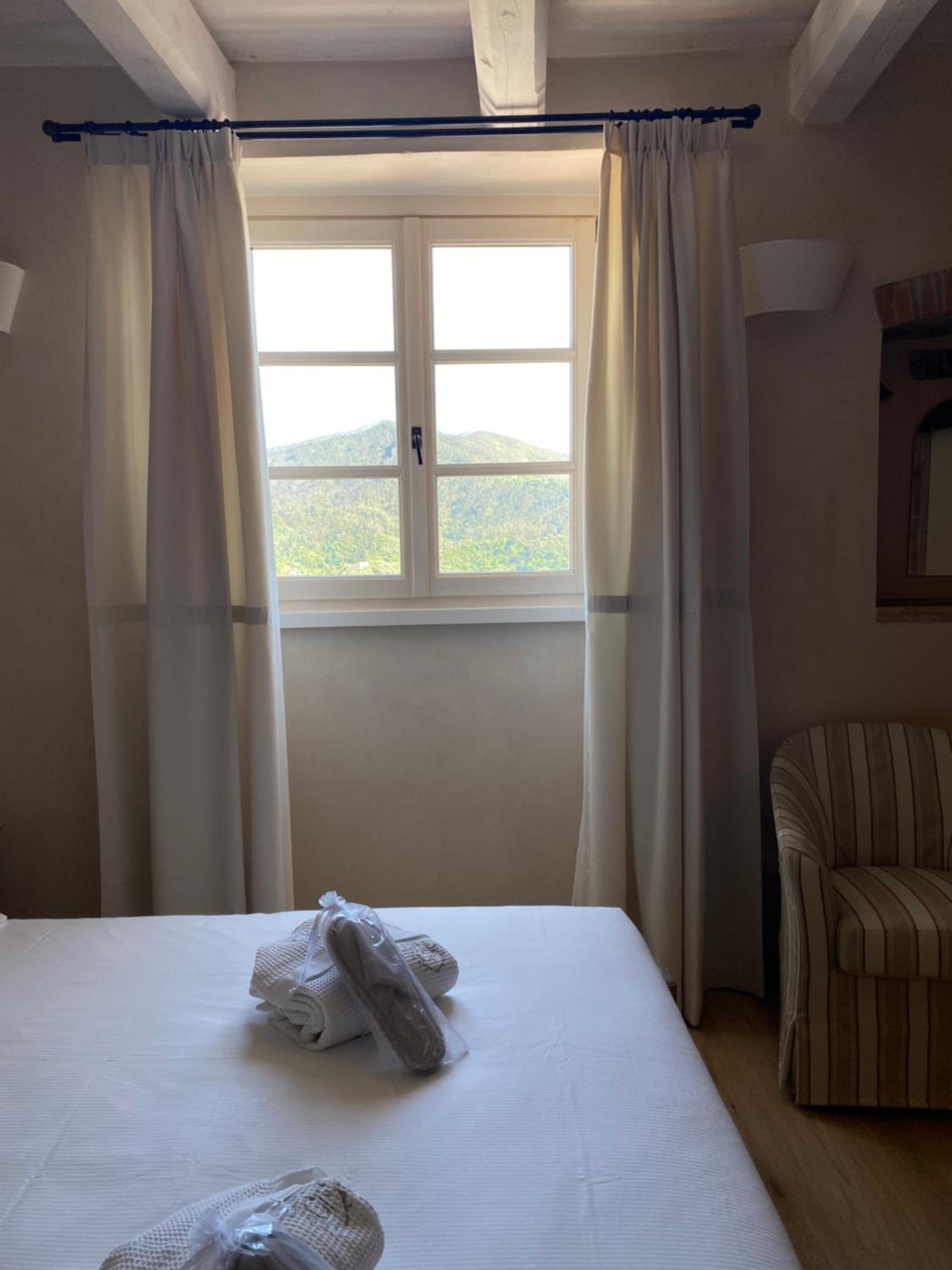 Deluxe Room - Photo 4