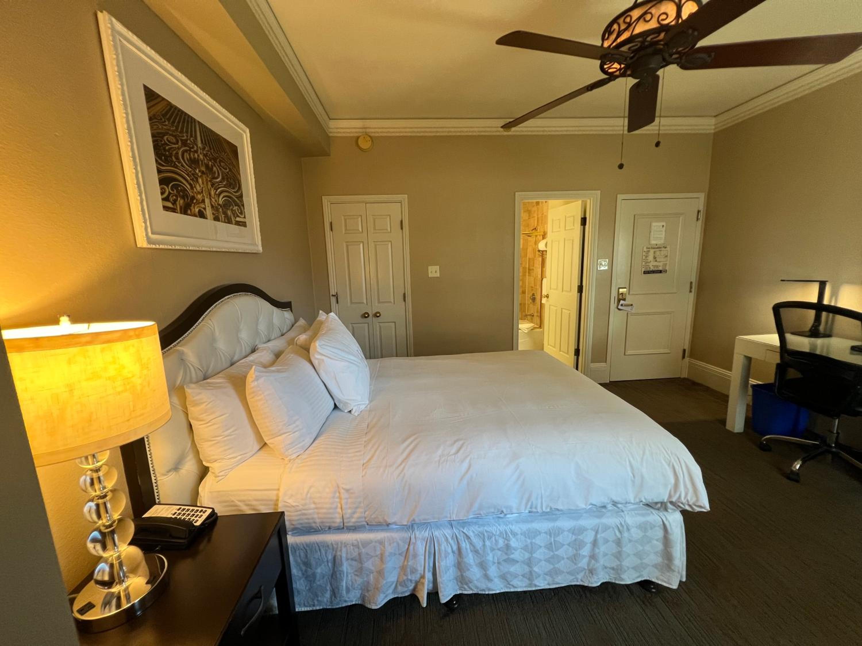 Superior Queen Room