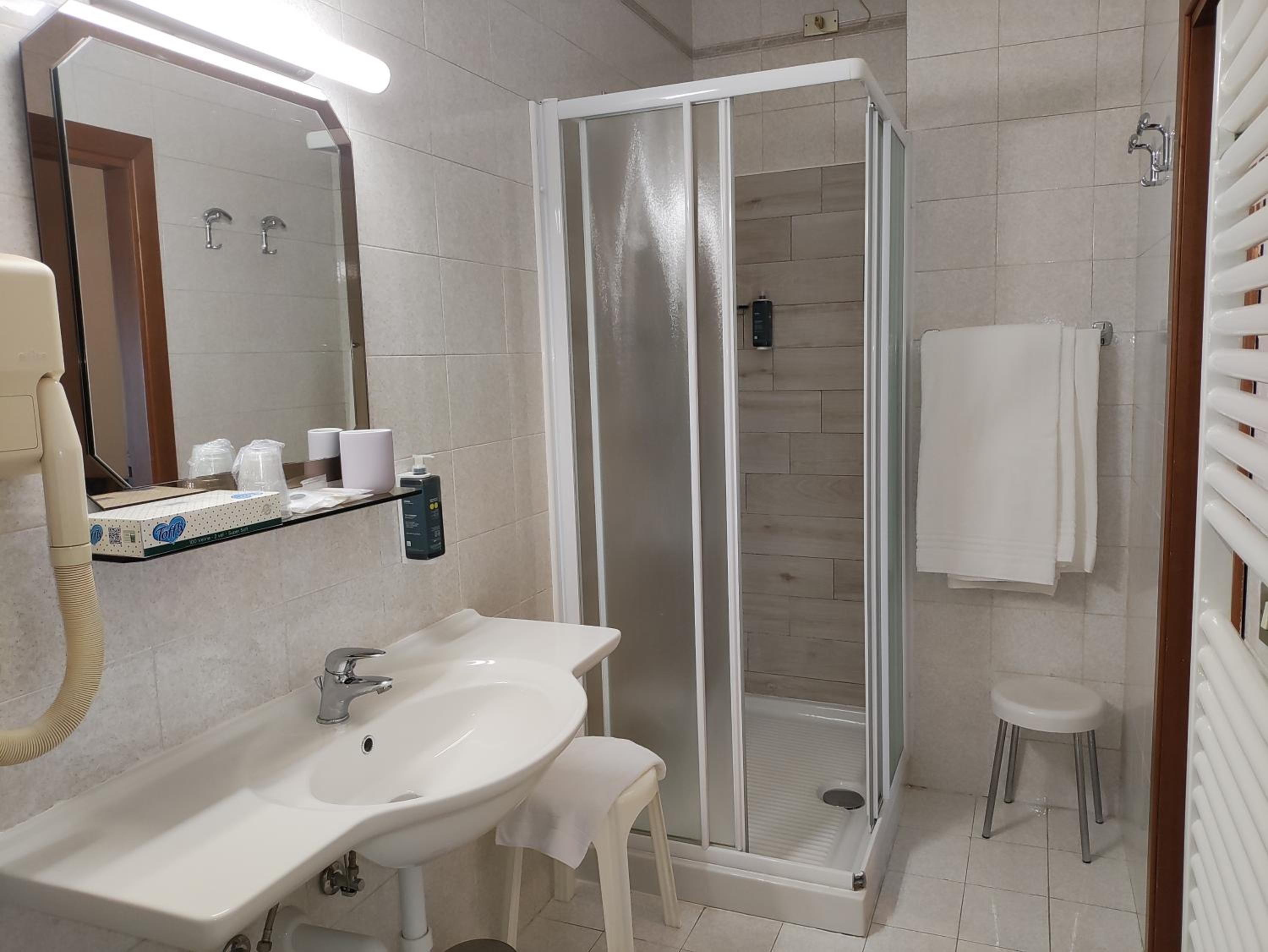 Standard Triple Room photo 3