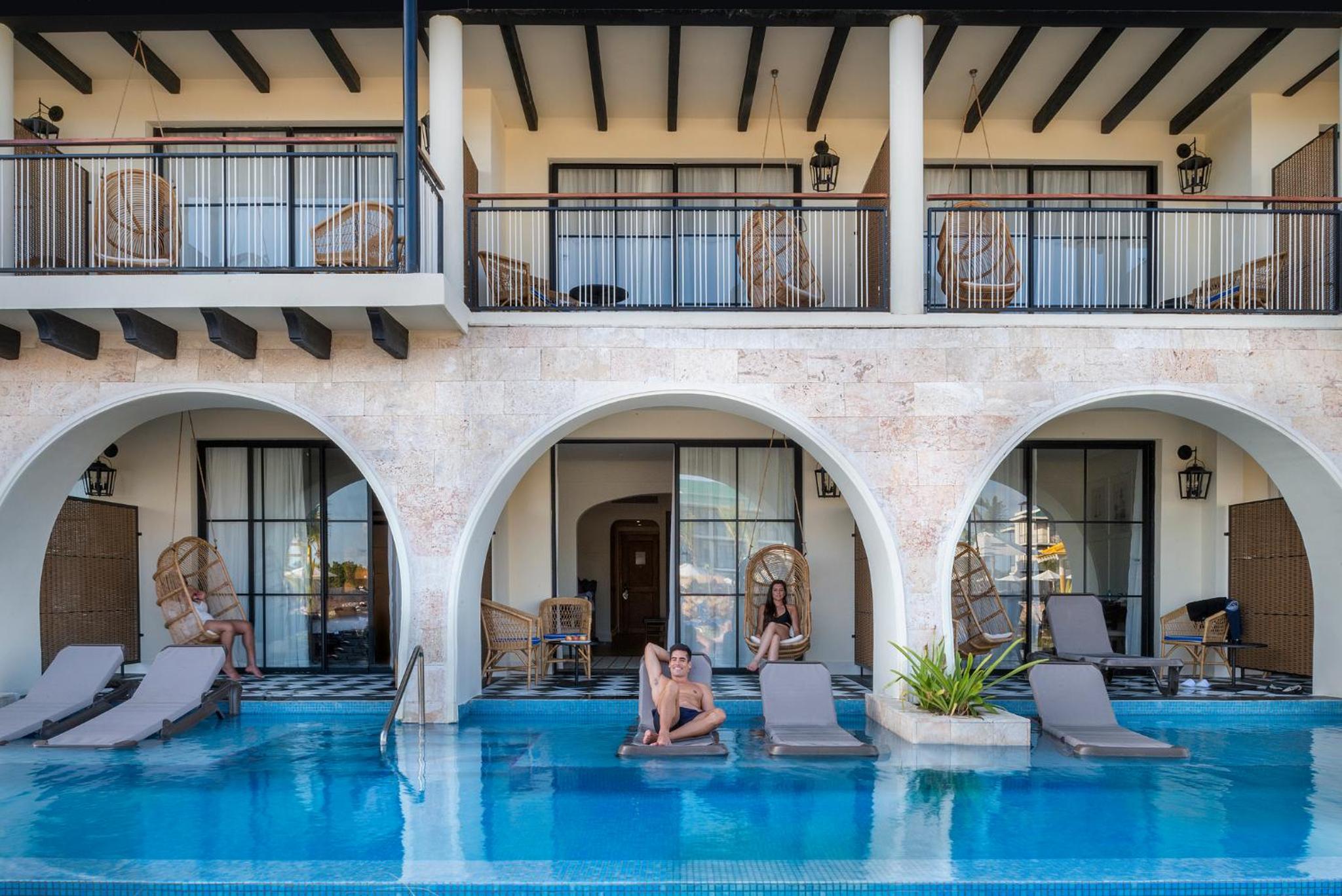 Junior Suite Swim Up