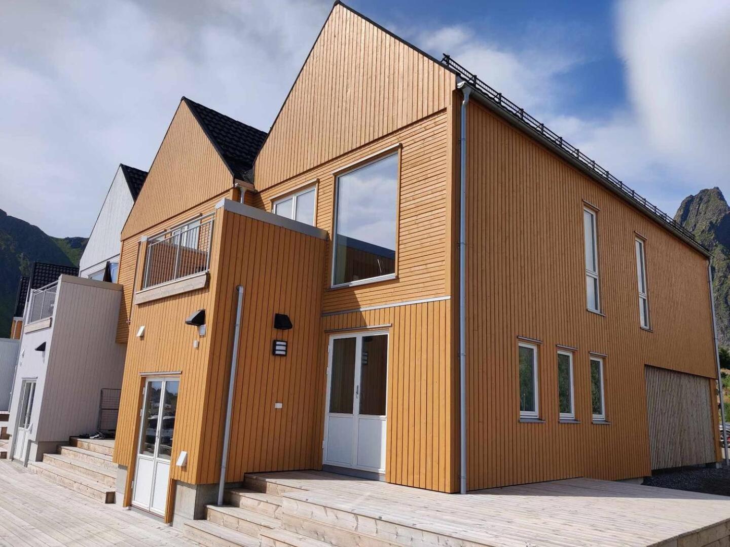 Three-Bedroom House photo 1