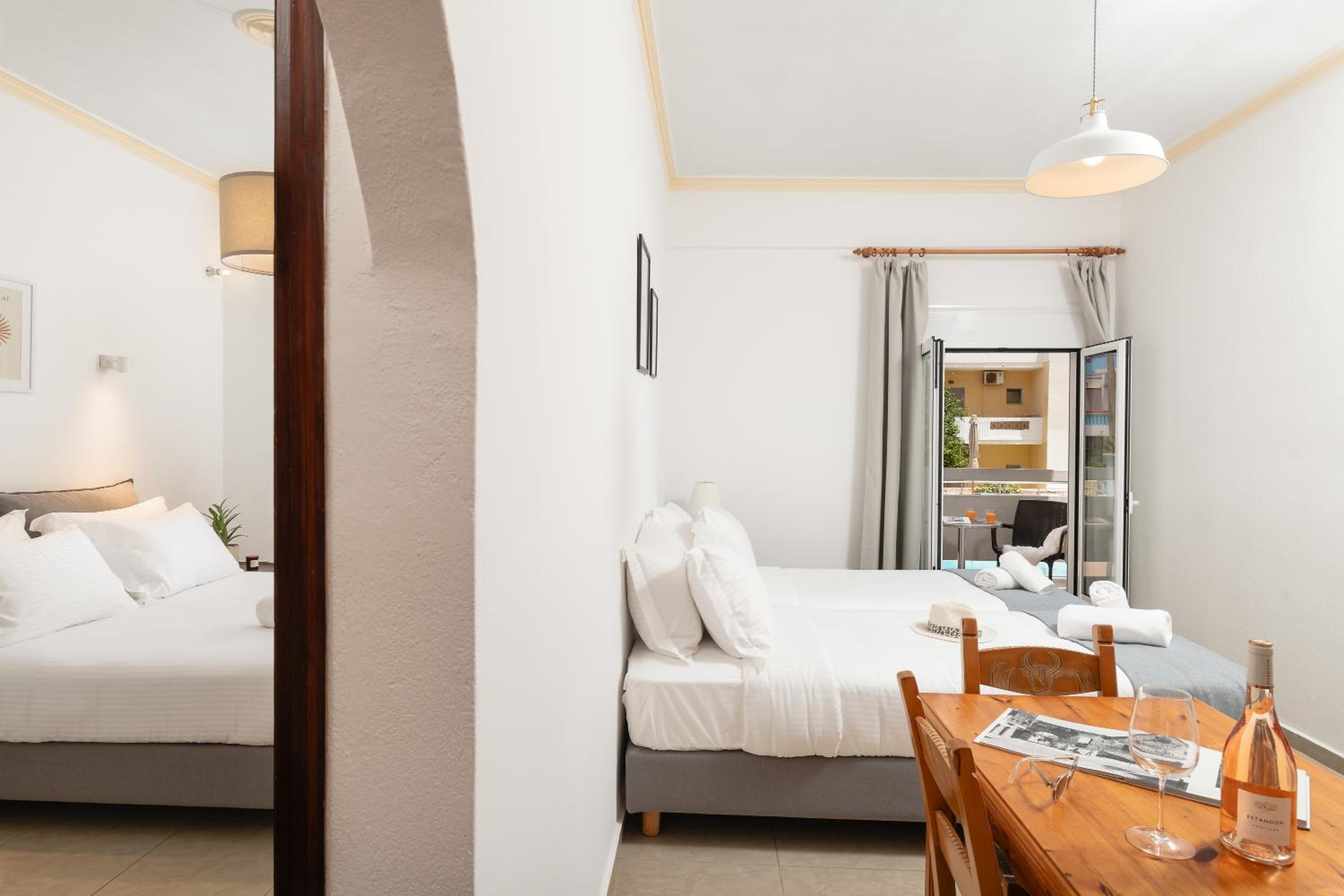 One-Bedroom Apartment (4 Adults) photo 1