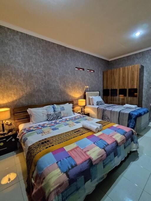 Four-Bedroom House photo 3