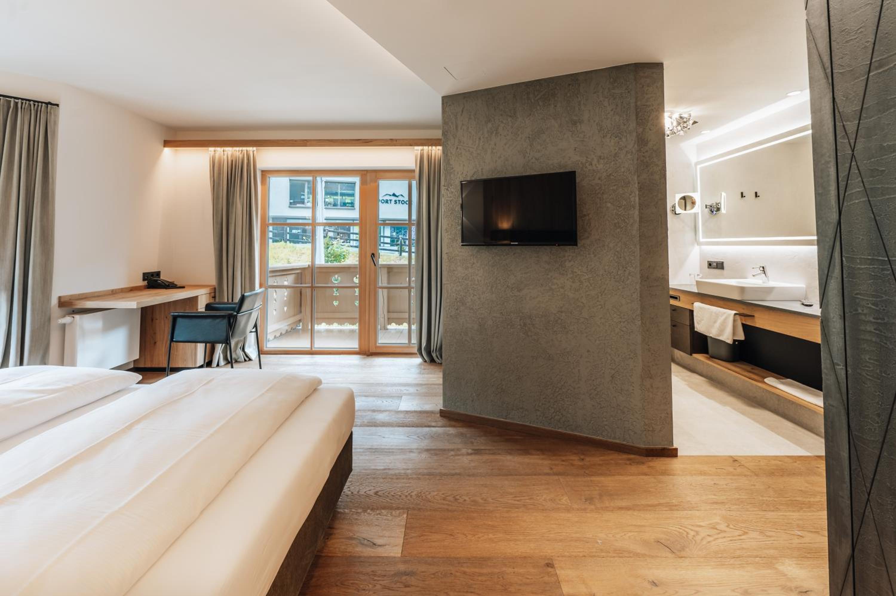 Large Double Room photo 3