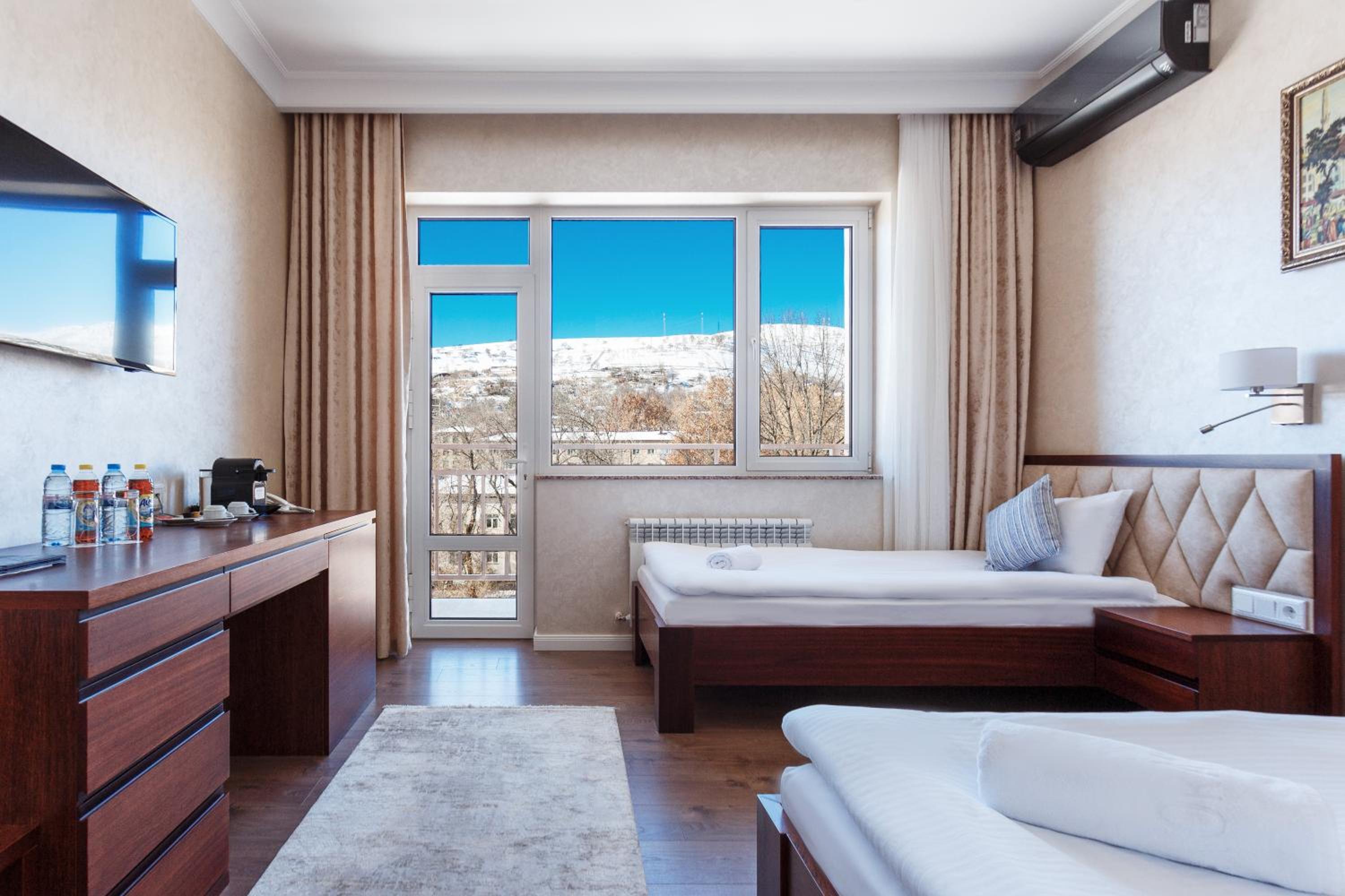 Standard Twin Room photo 1
