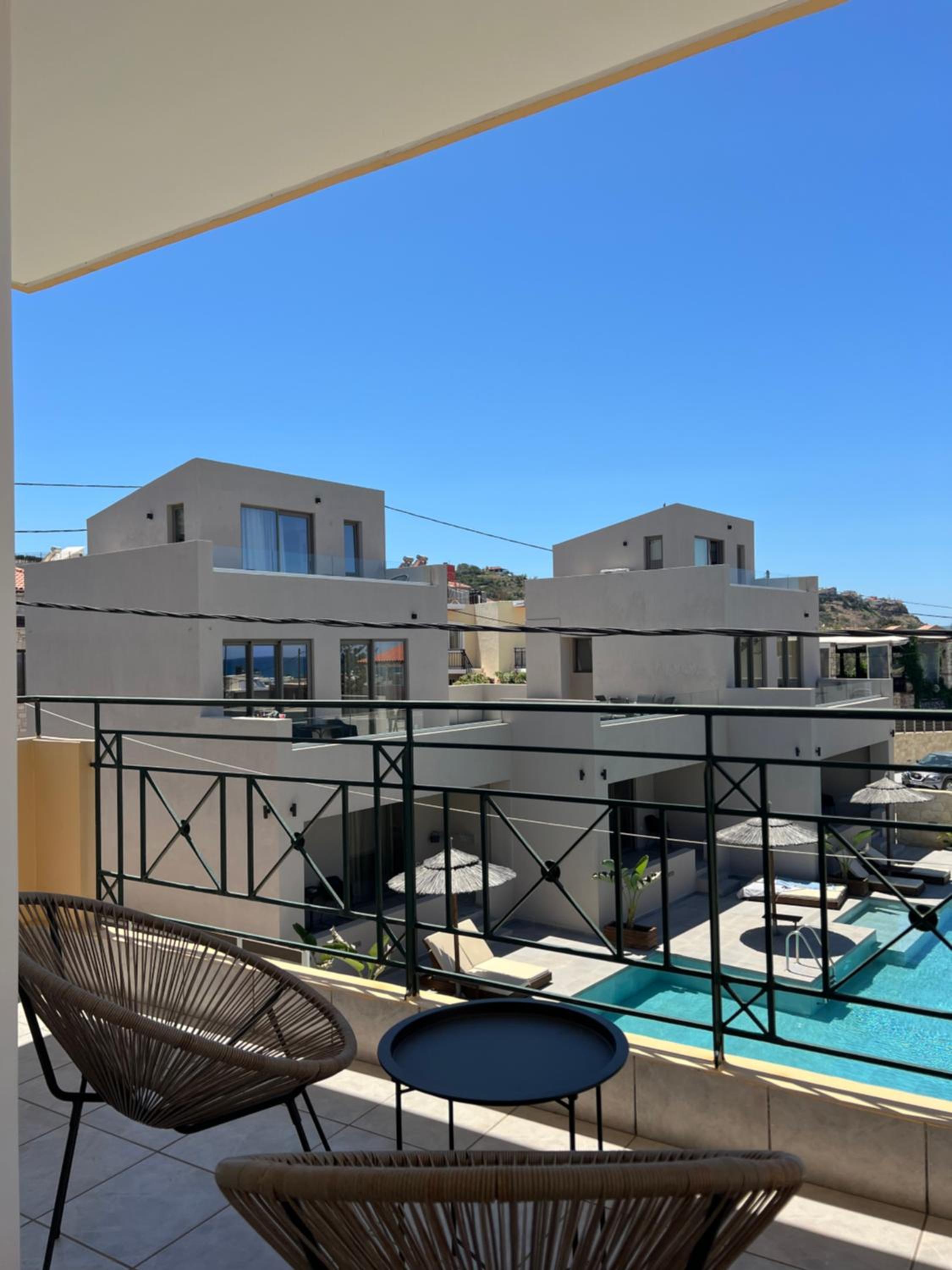 Apartment with Balcony photo 3