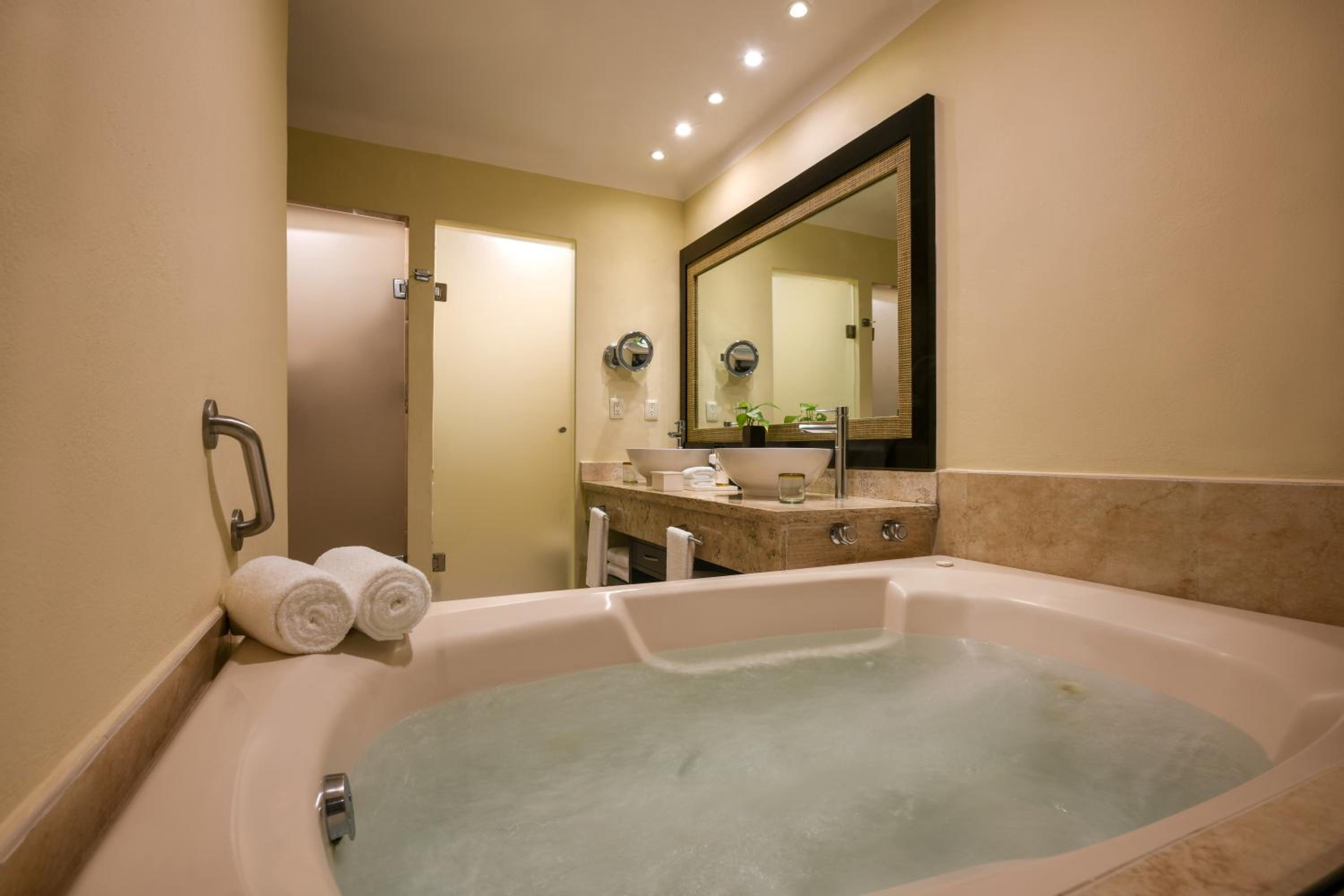 Luxury Junior Suite photo 2