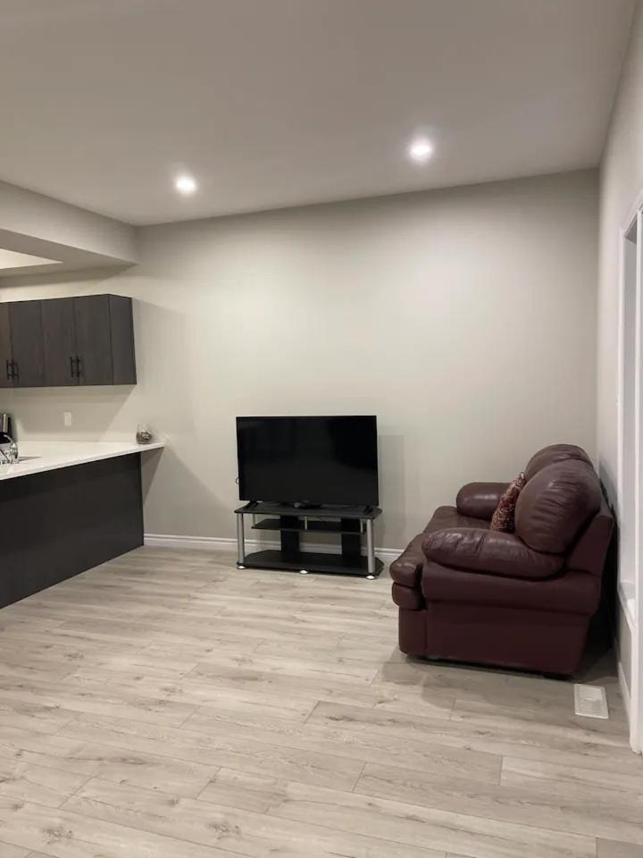 Five-Bedroom House photo 1