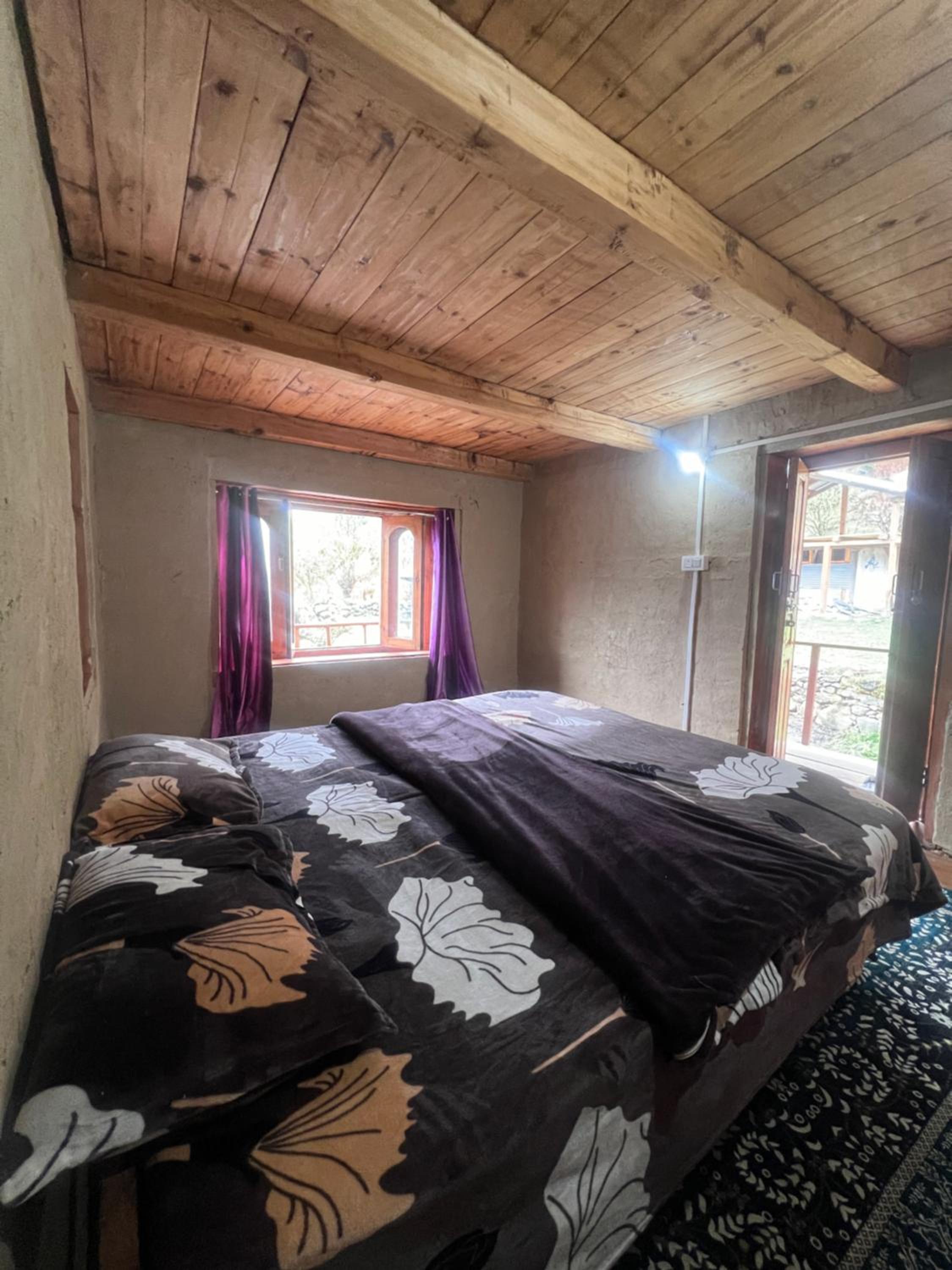 Budget Double Room photo 2