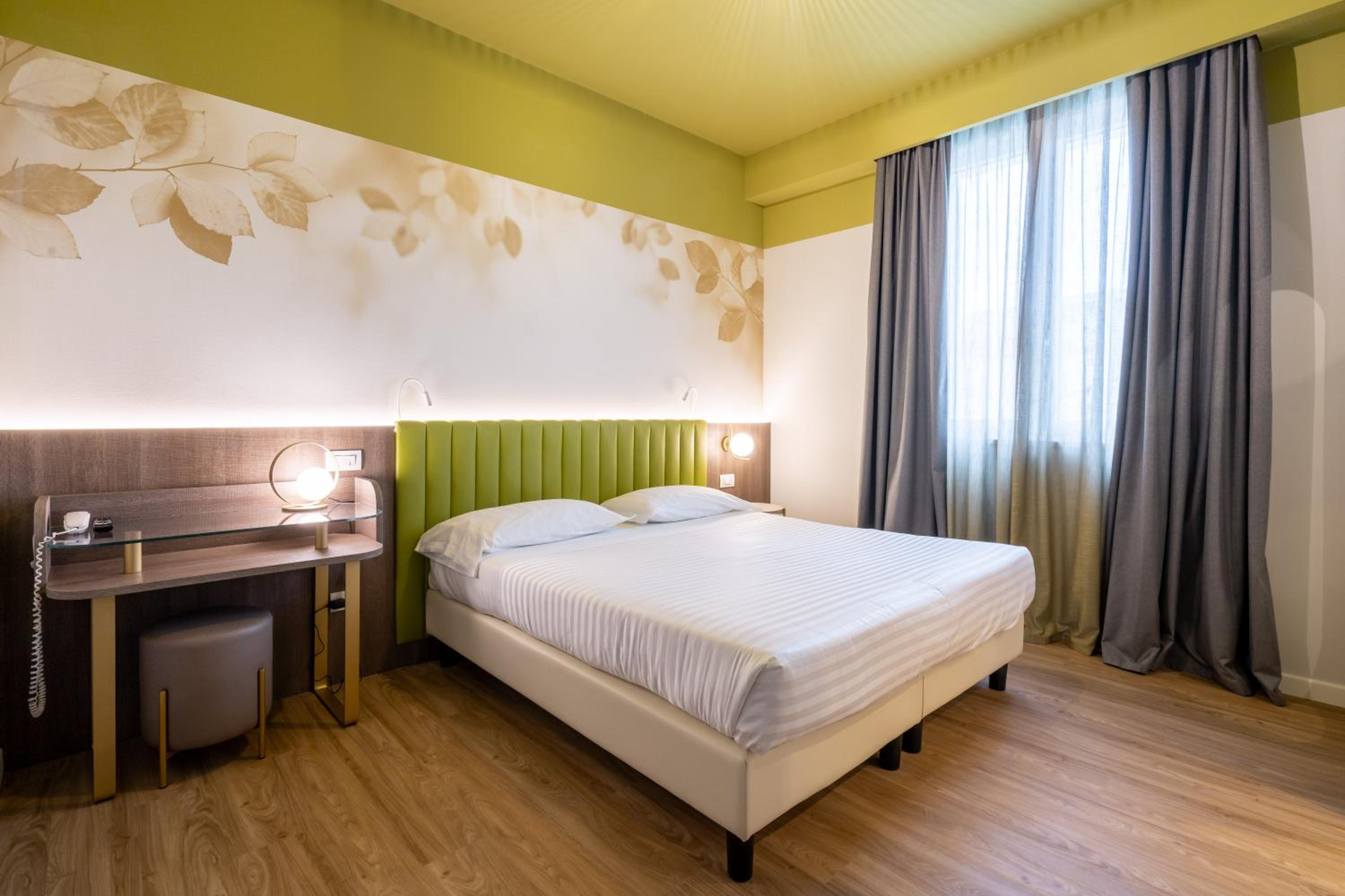 Queen Room