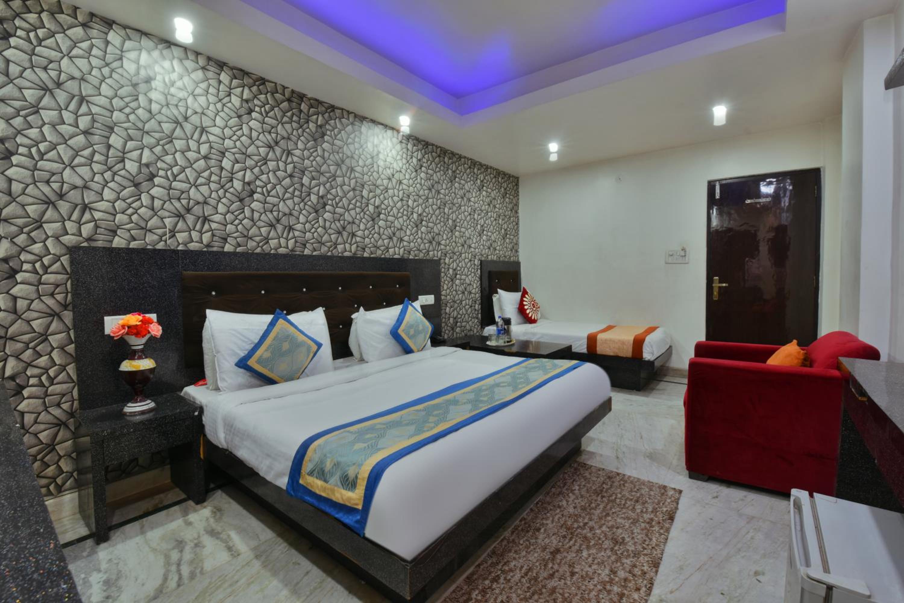 Deluxe Family Room