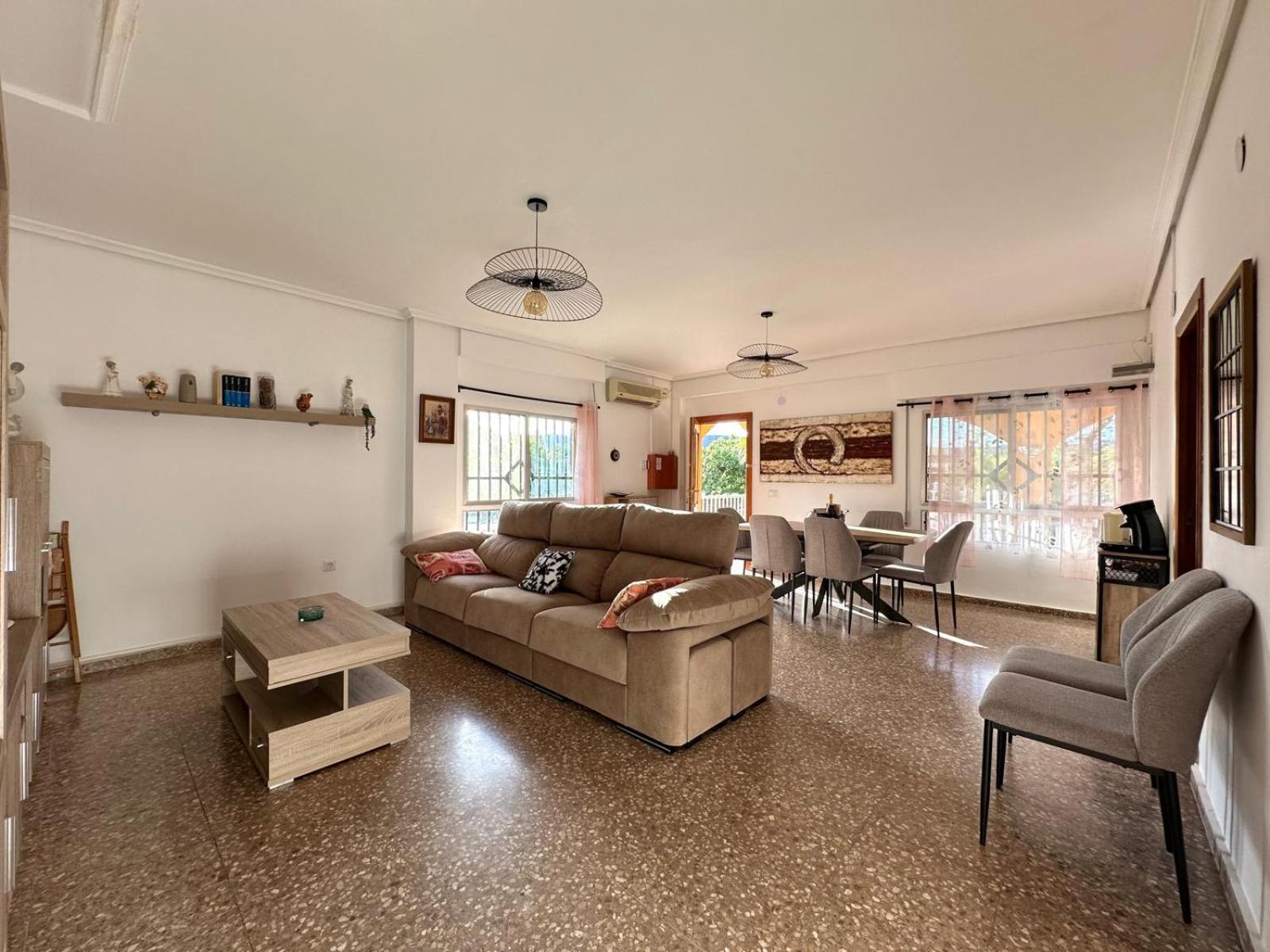 Villa photo 3