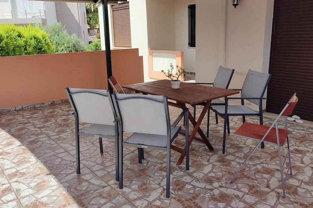 Three-Bedroom Villa photo 2