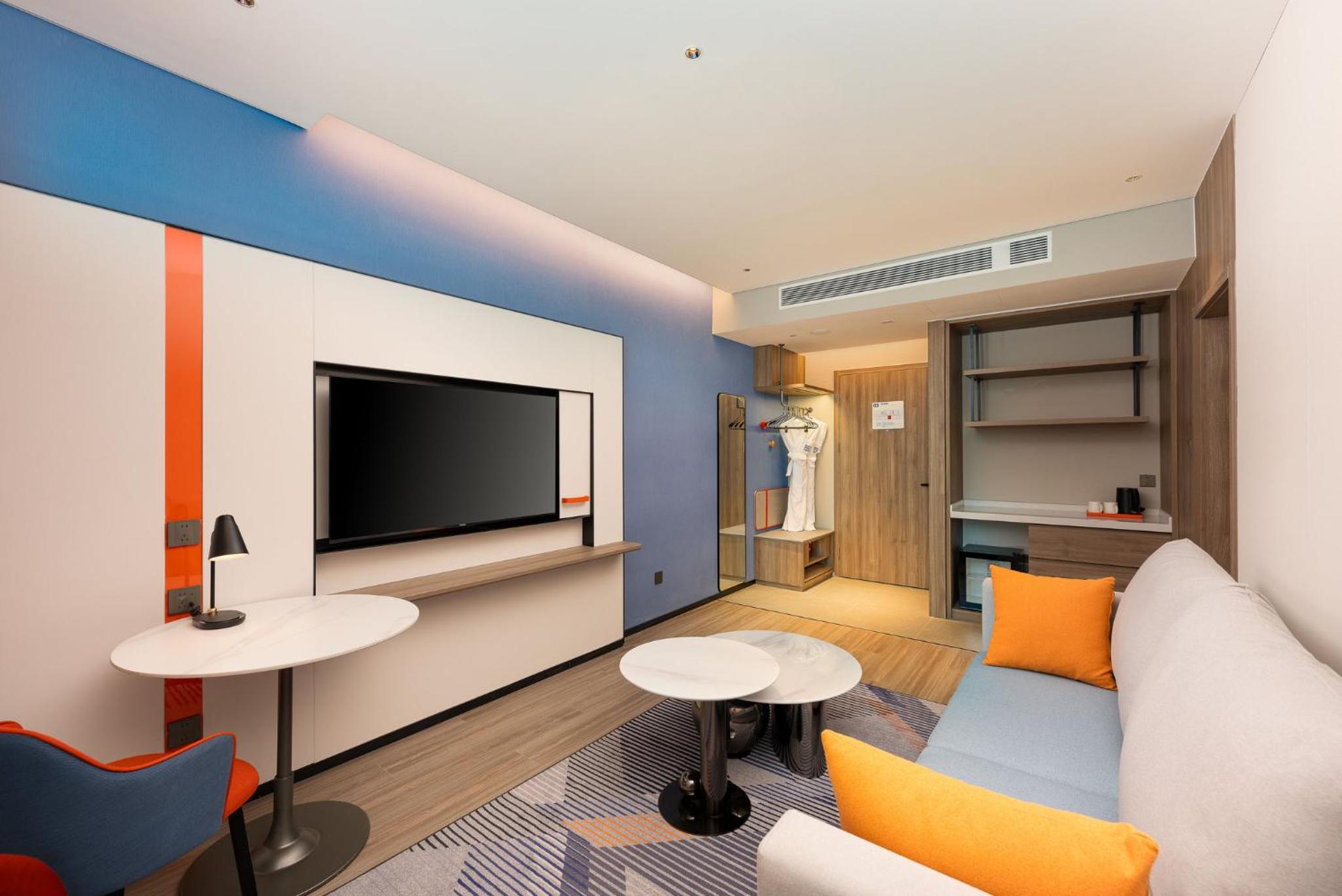 One-Bedroom Suite photo 2
