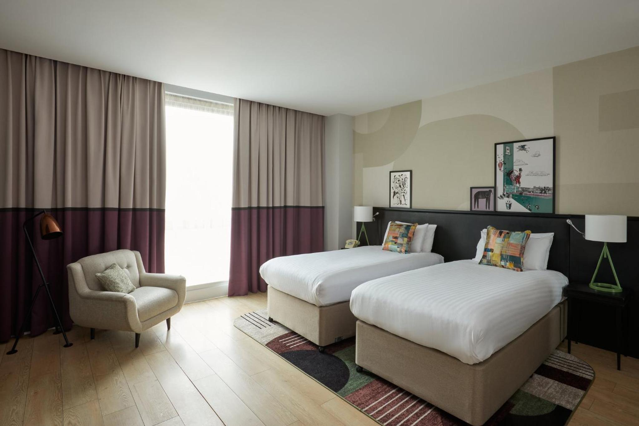 Premium Twin Room - Photo 1