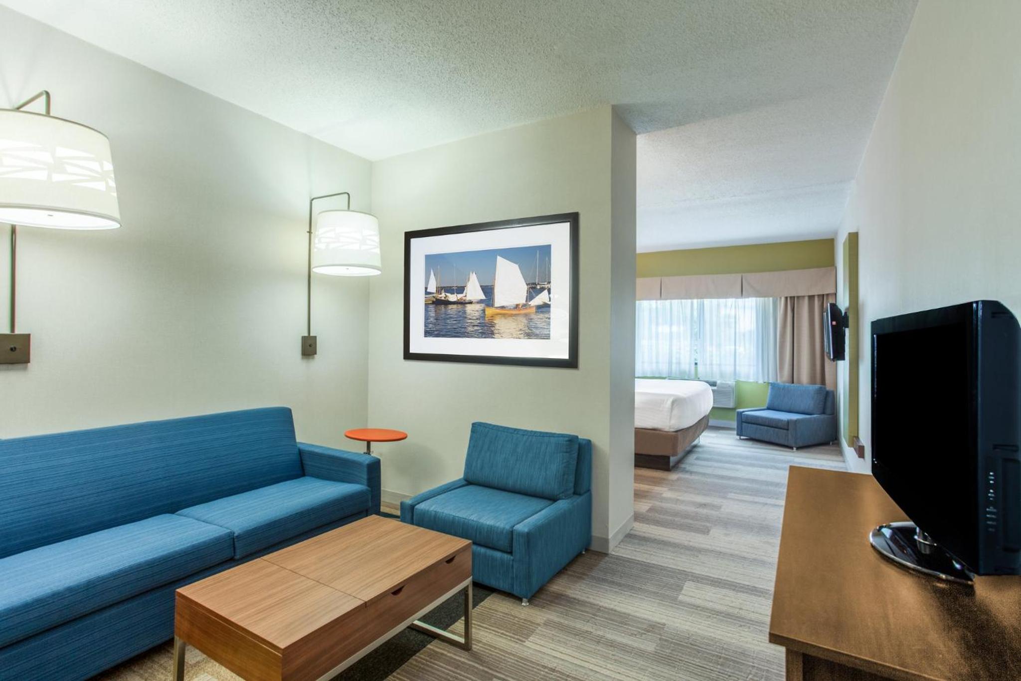 King Suite with Sofa Bed - Photo 3