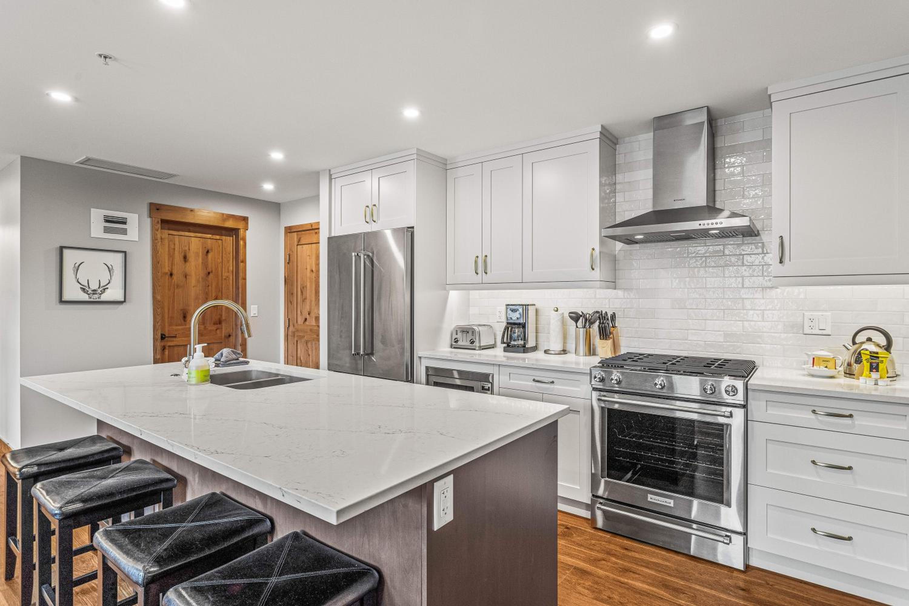 212 - 2 Bedroom Premier Condo
