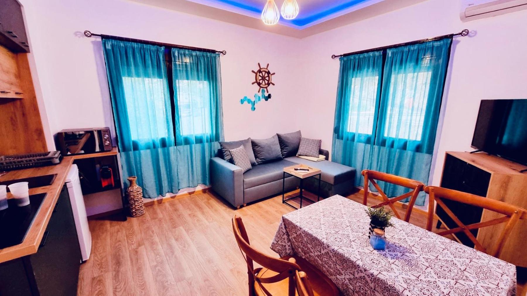 One-Bedroom Apartment photo 1