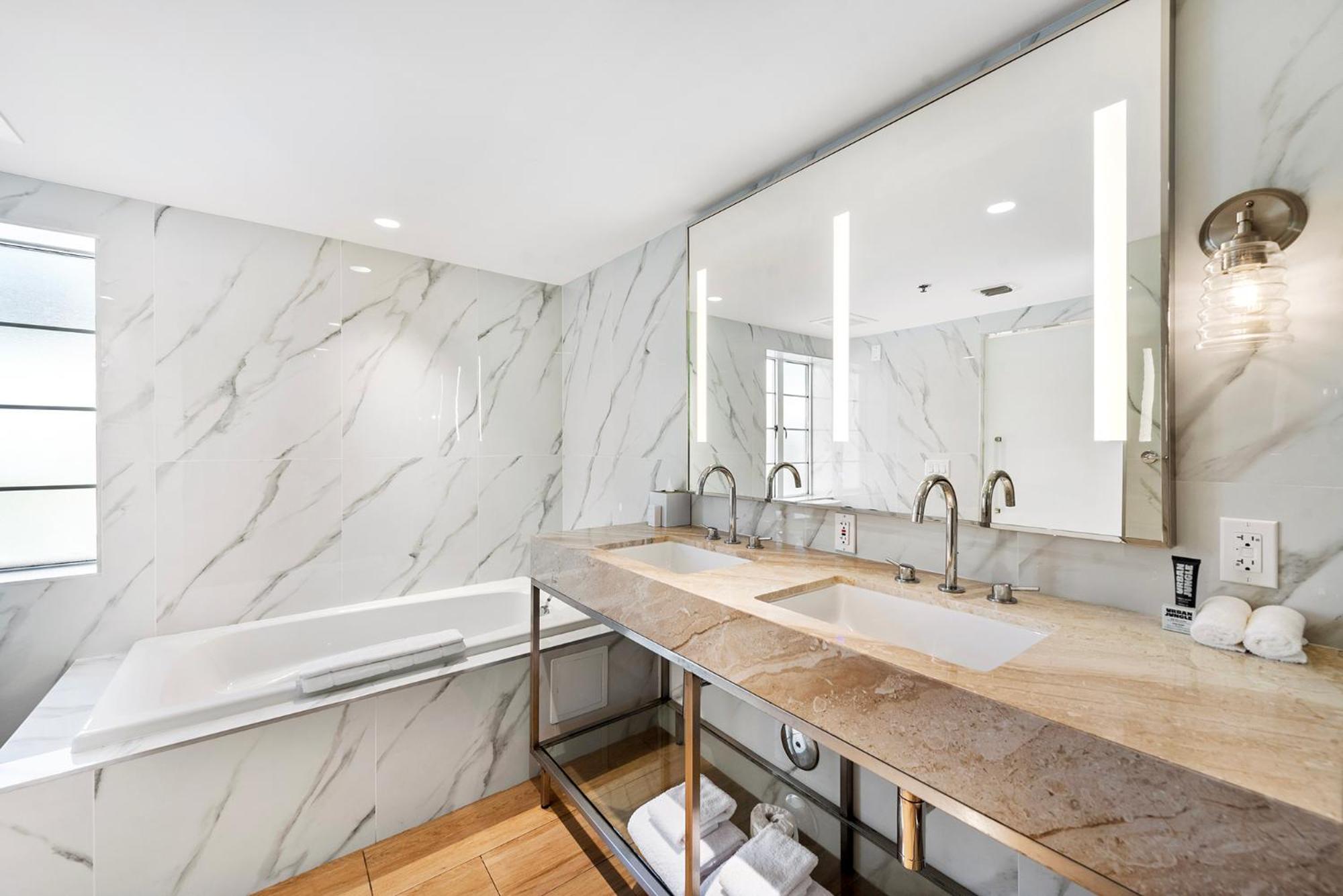 Modern Oceanview - Photo 16