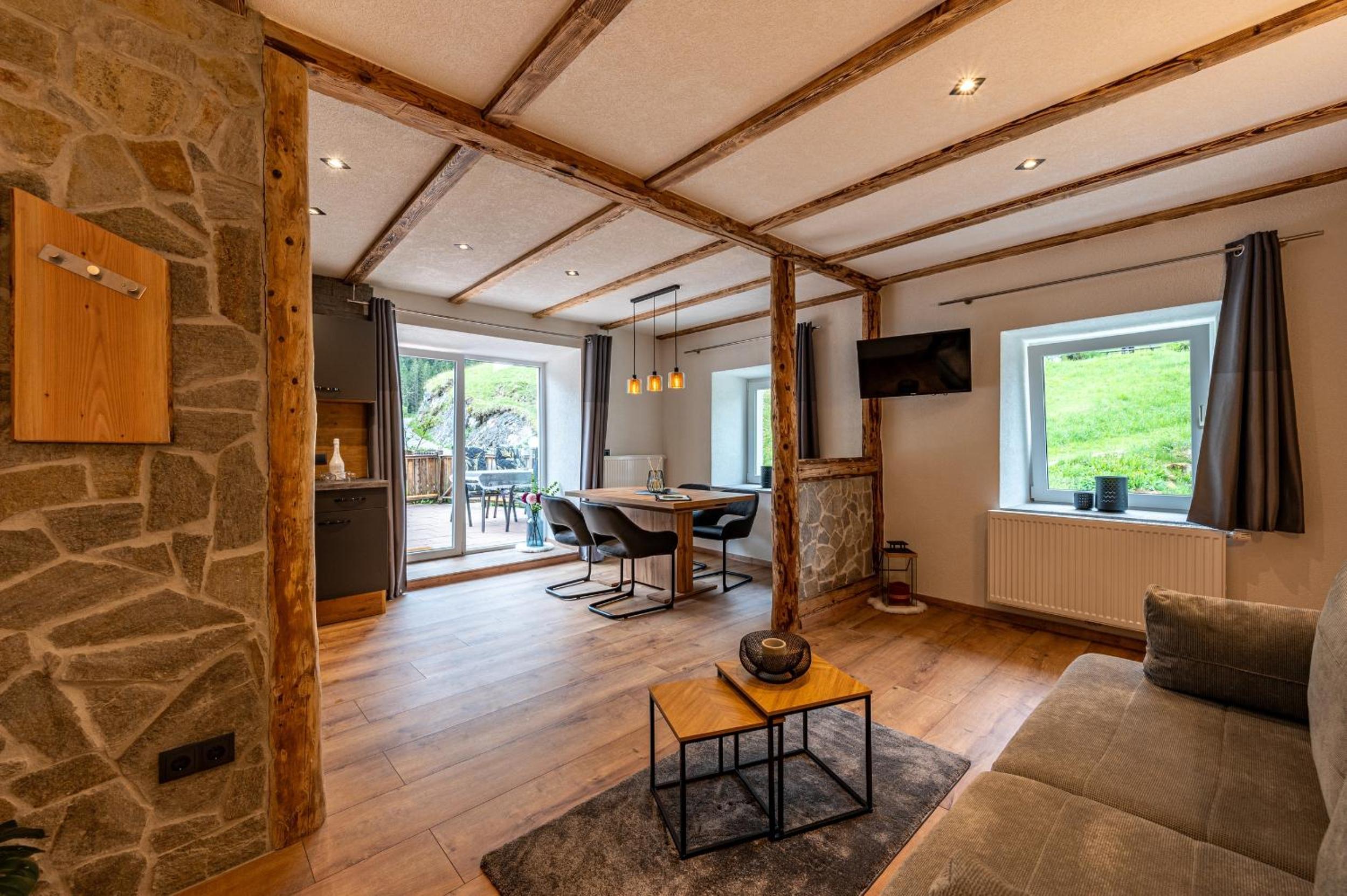 One-Bedroom Apartment with Terrace photo 1