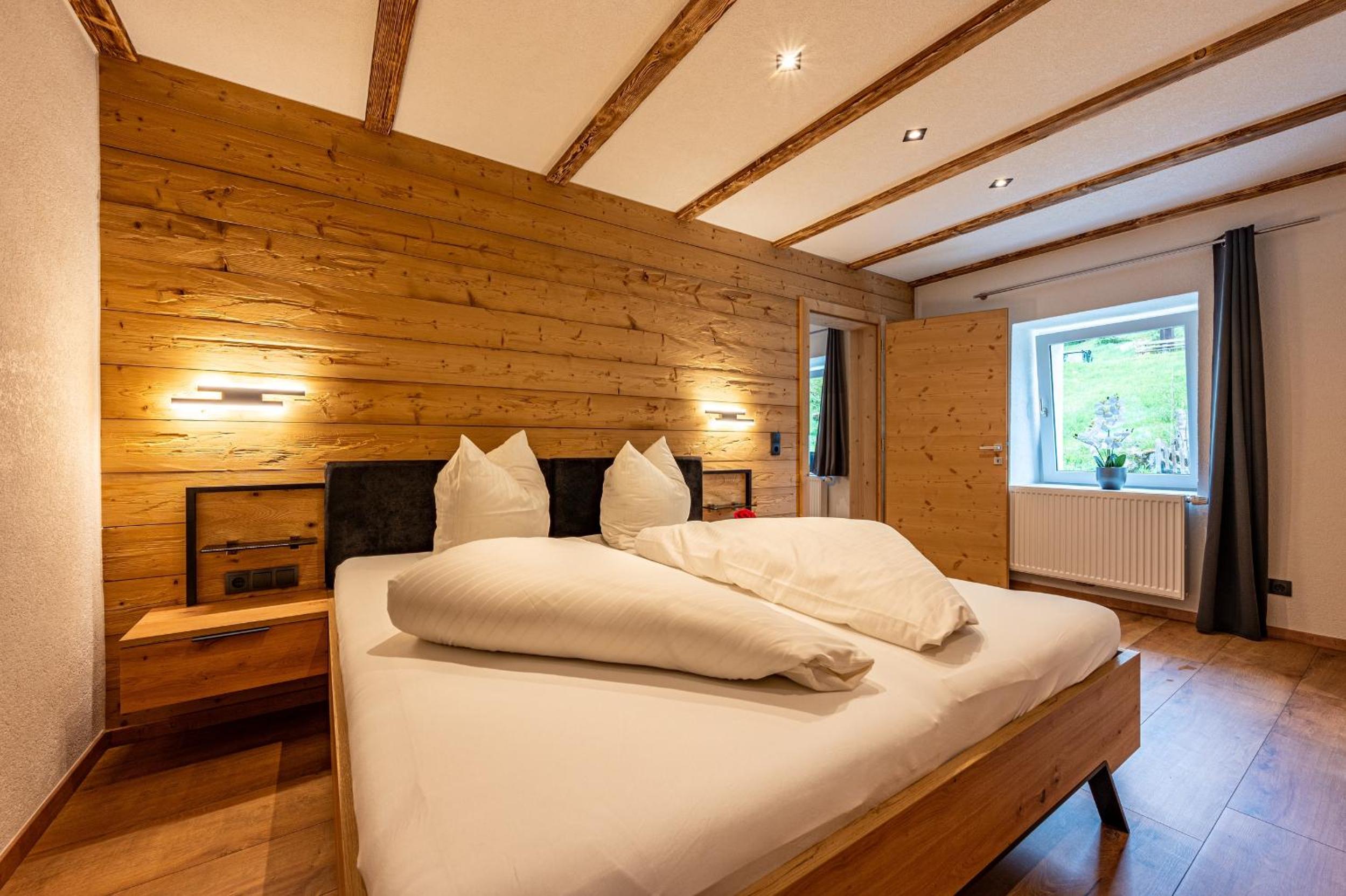 One-Bedroom Apartment with Terrace photo 2