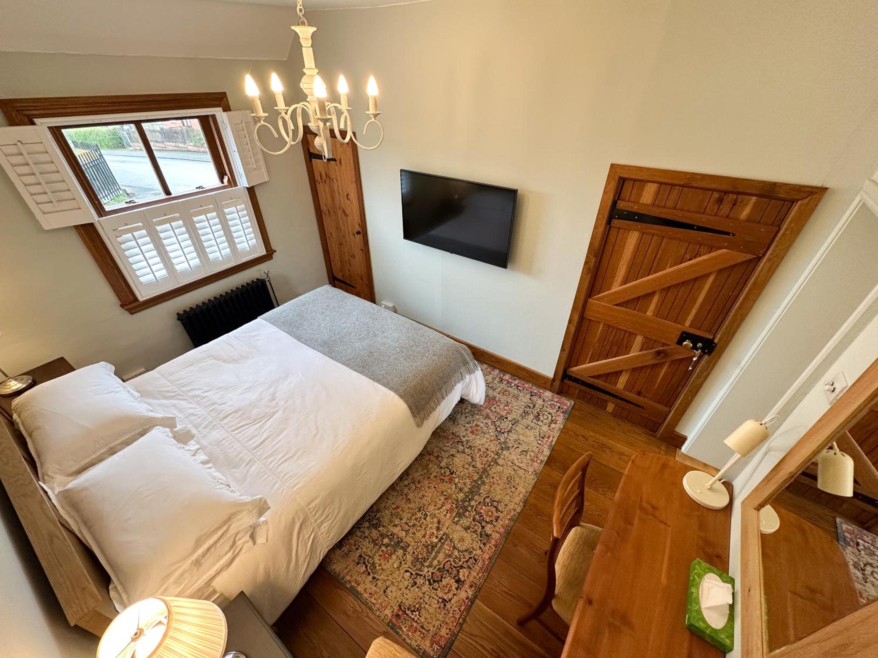 Deluxe King Room photo 1