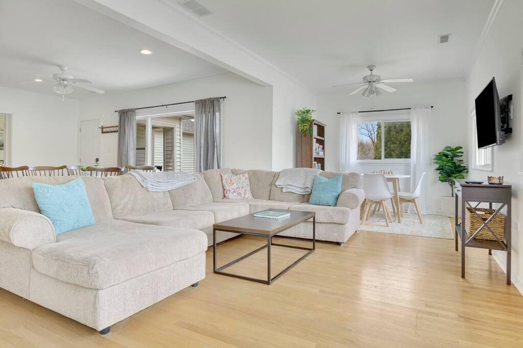Three-Bedroom House photo 1