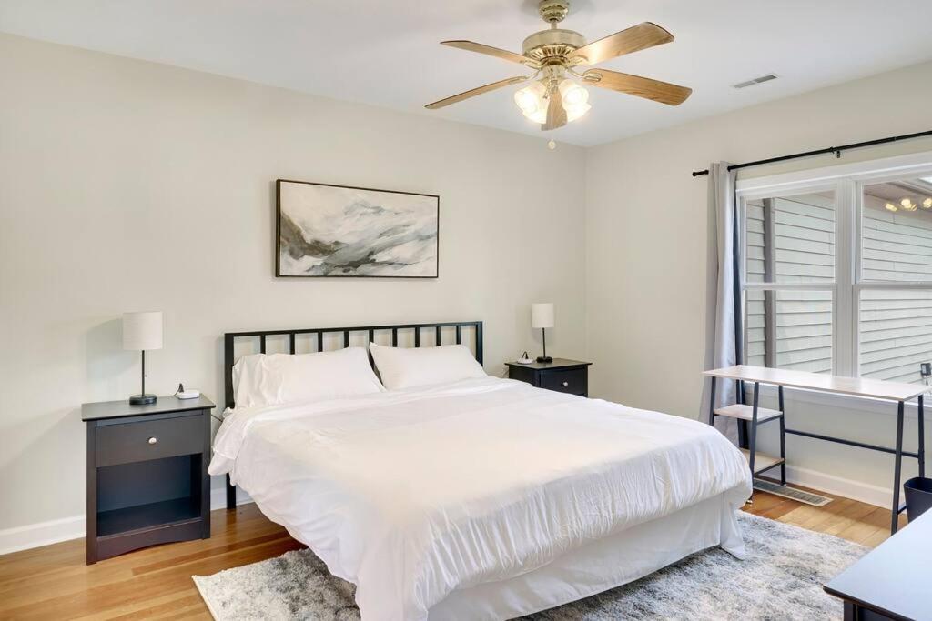 Three-Bedroom House photo 2