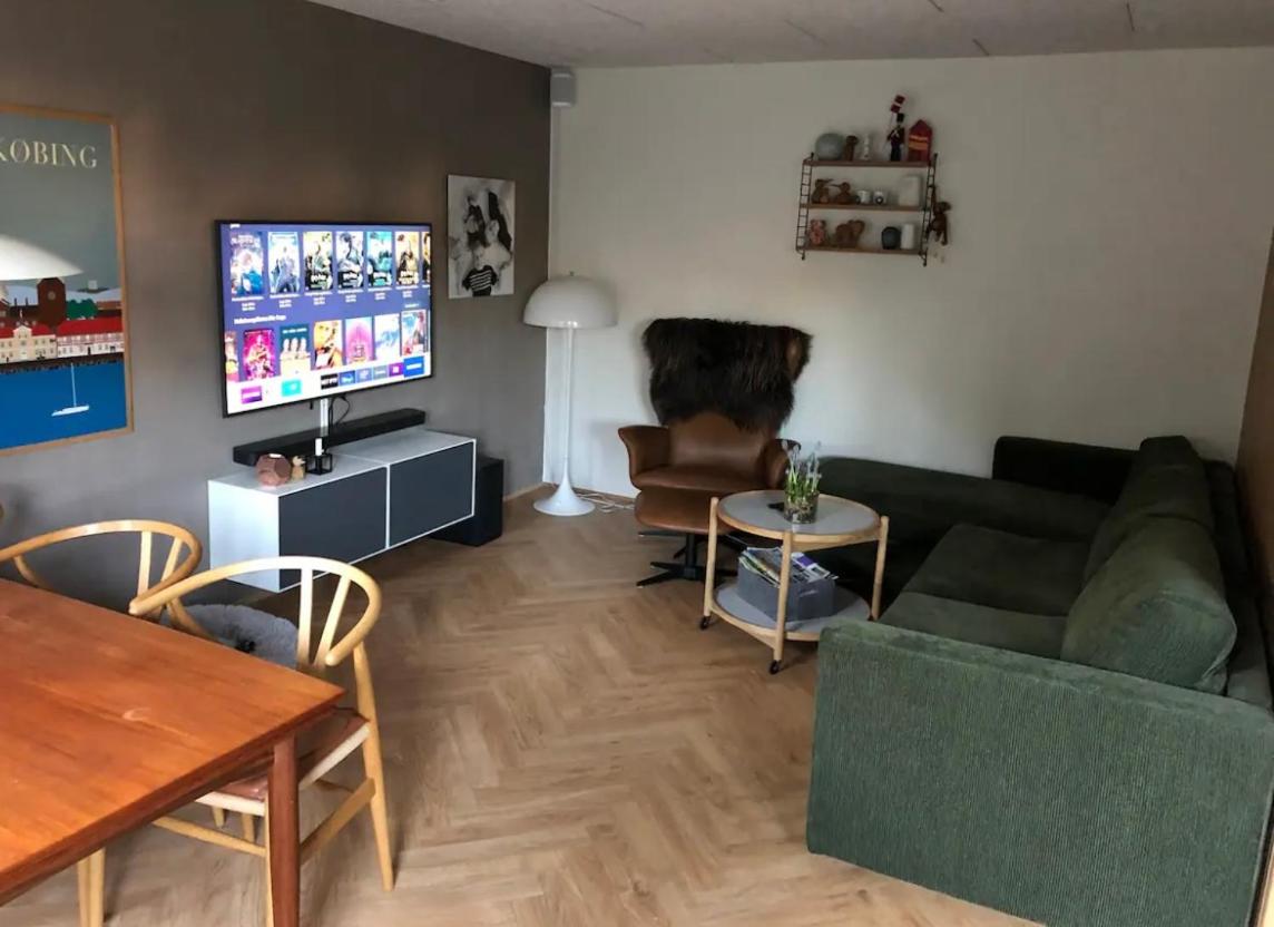 One-Bedroom Apartment photo 1