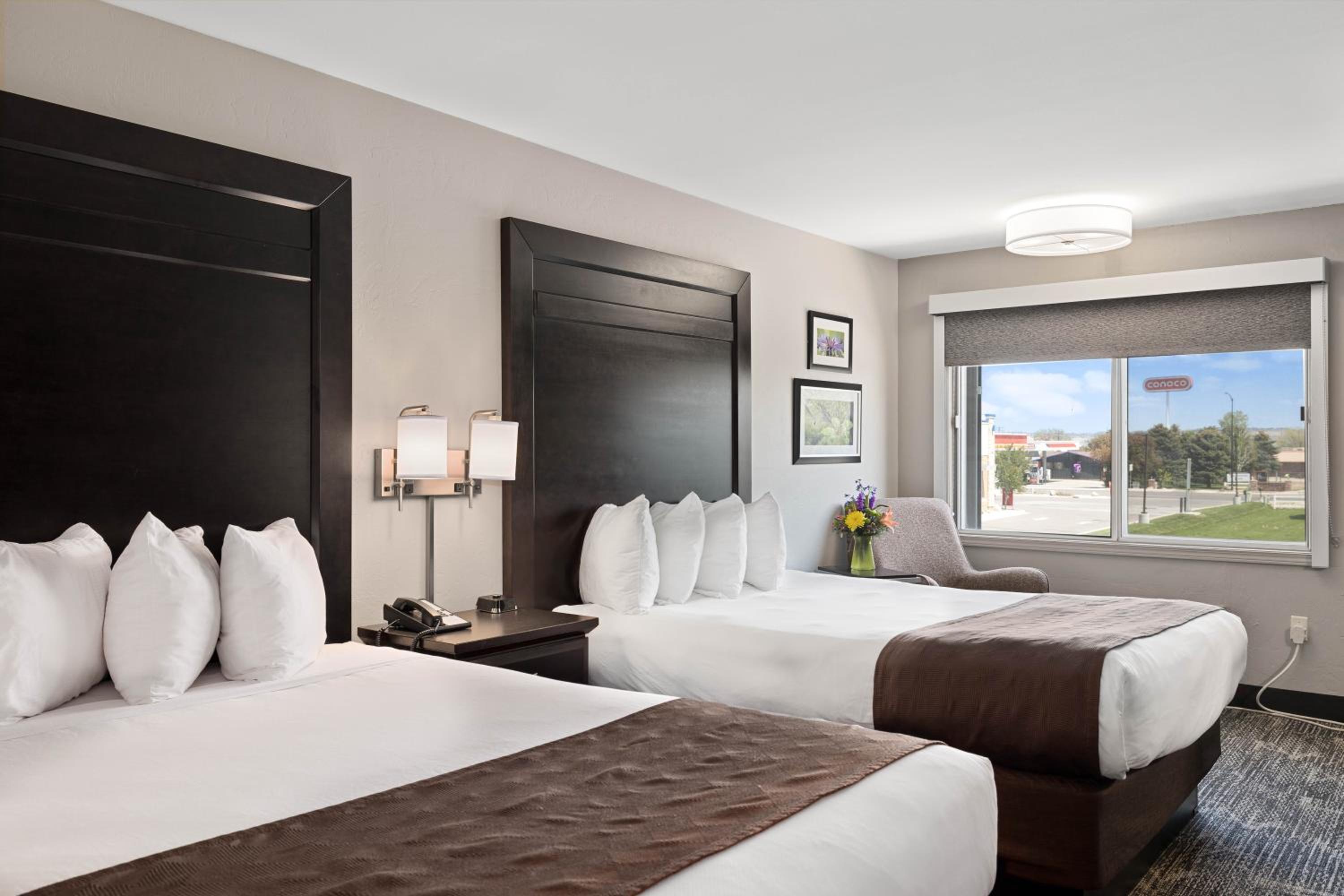 Queen Room with Two Queen Beds - Photo 1