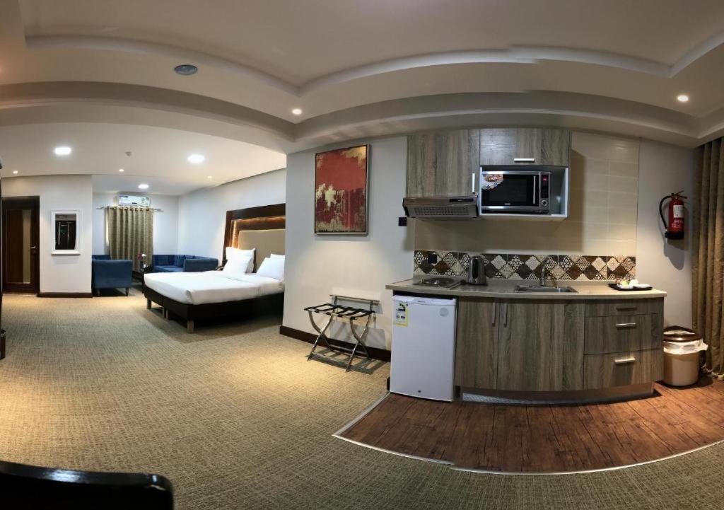 Queen Room