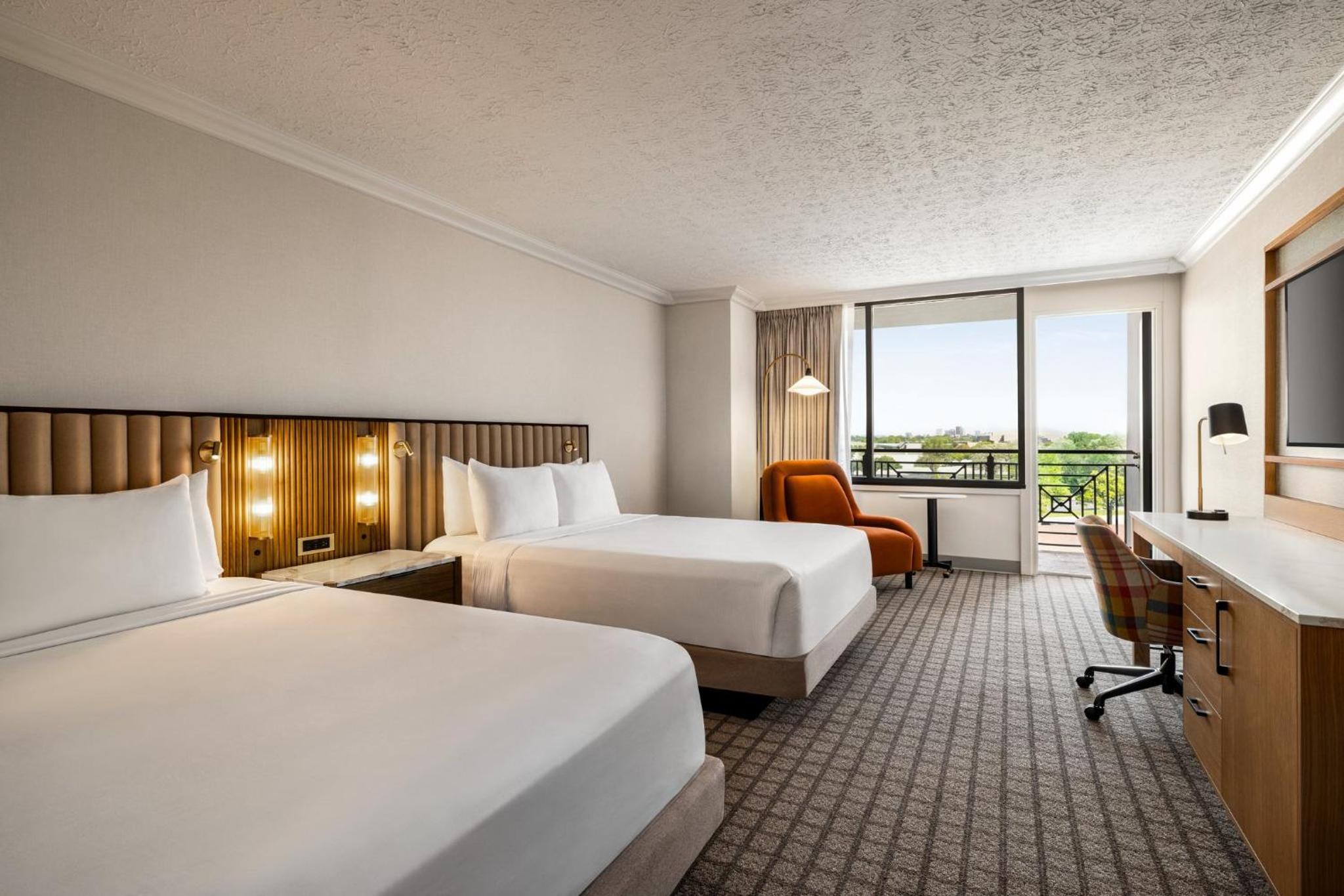 Standard Queen Room with Two Queen Beds and Balcony - Photo 2