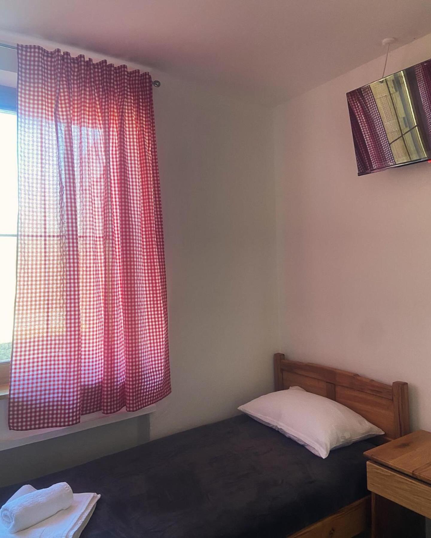 Twin Room with Bathroom photo 1