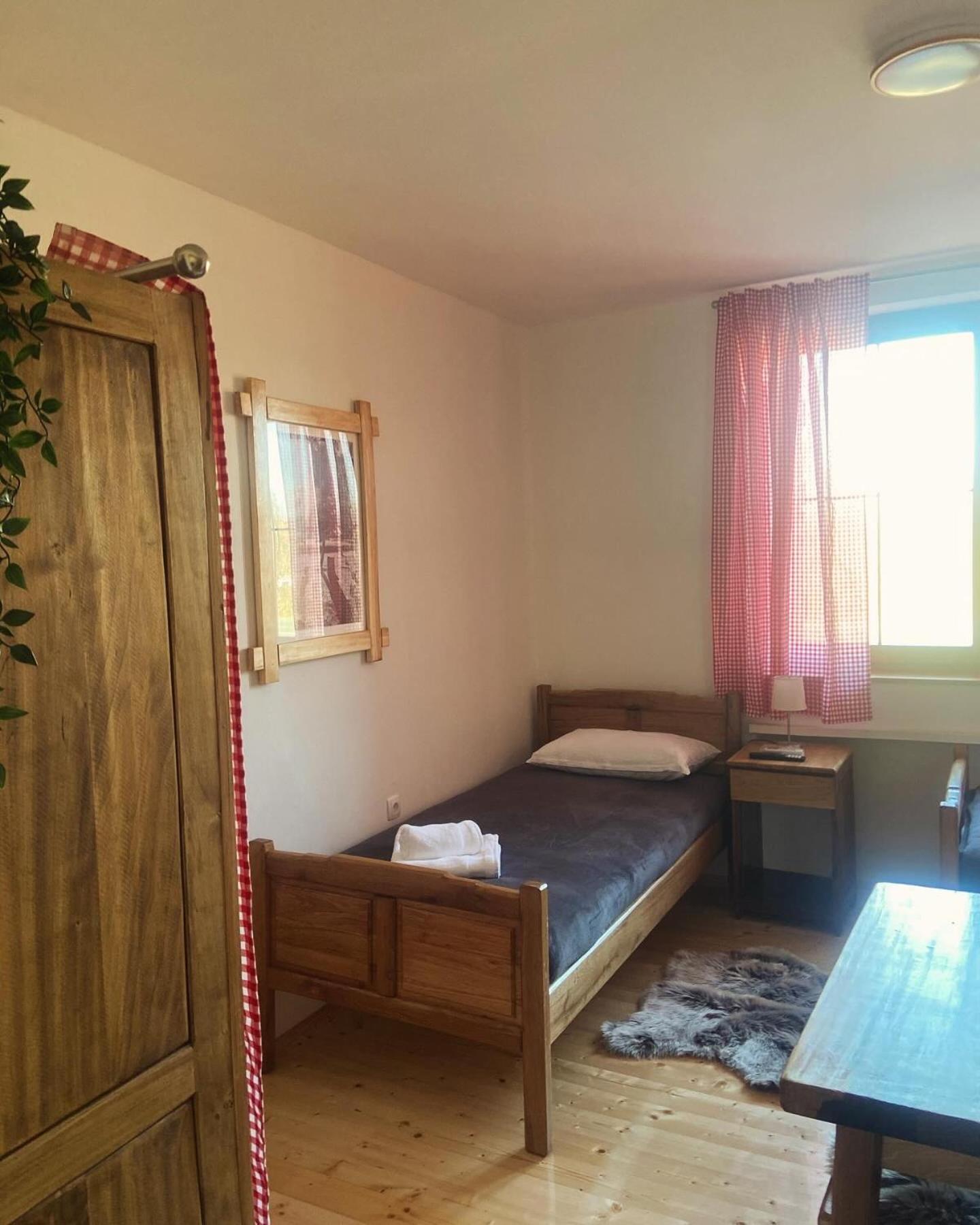Twin Room with Bathroom photo 3