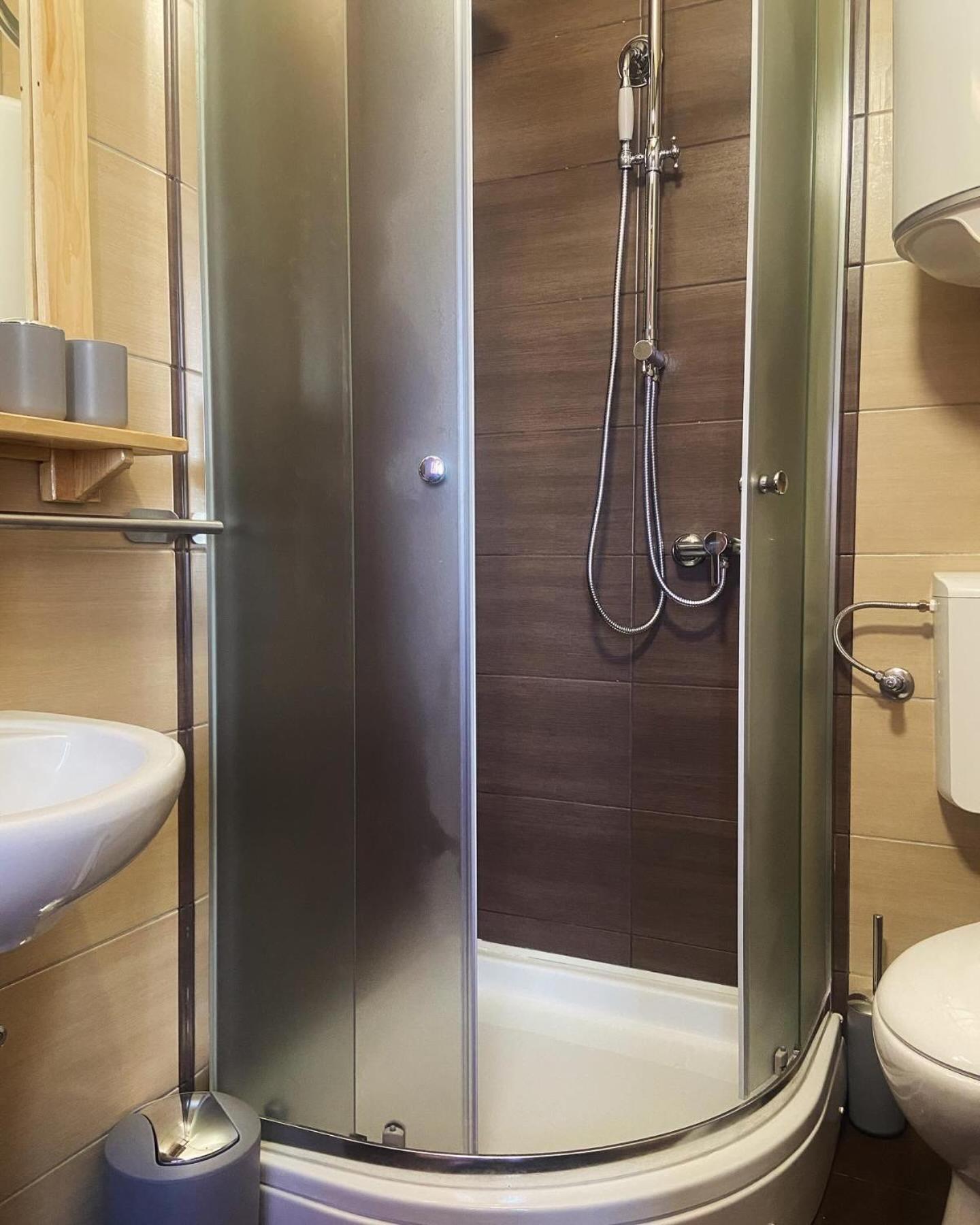 Twin Room with Bathroom photo 2