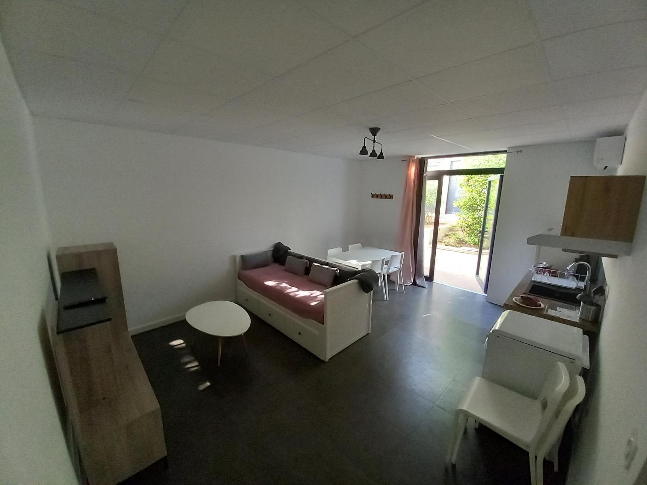 Two-Bedroom Apartment (6 Adults)