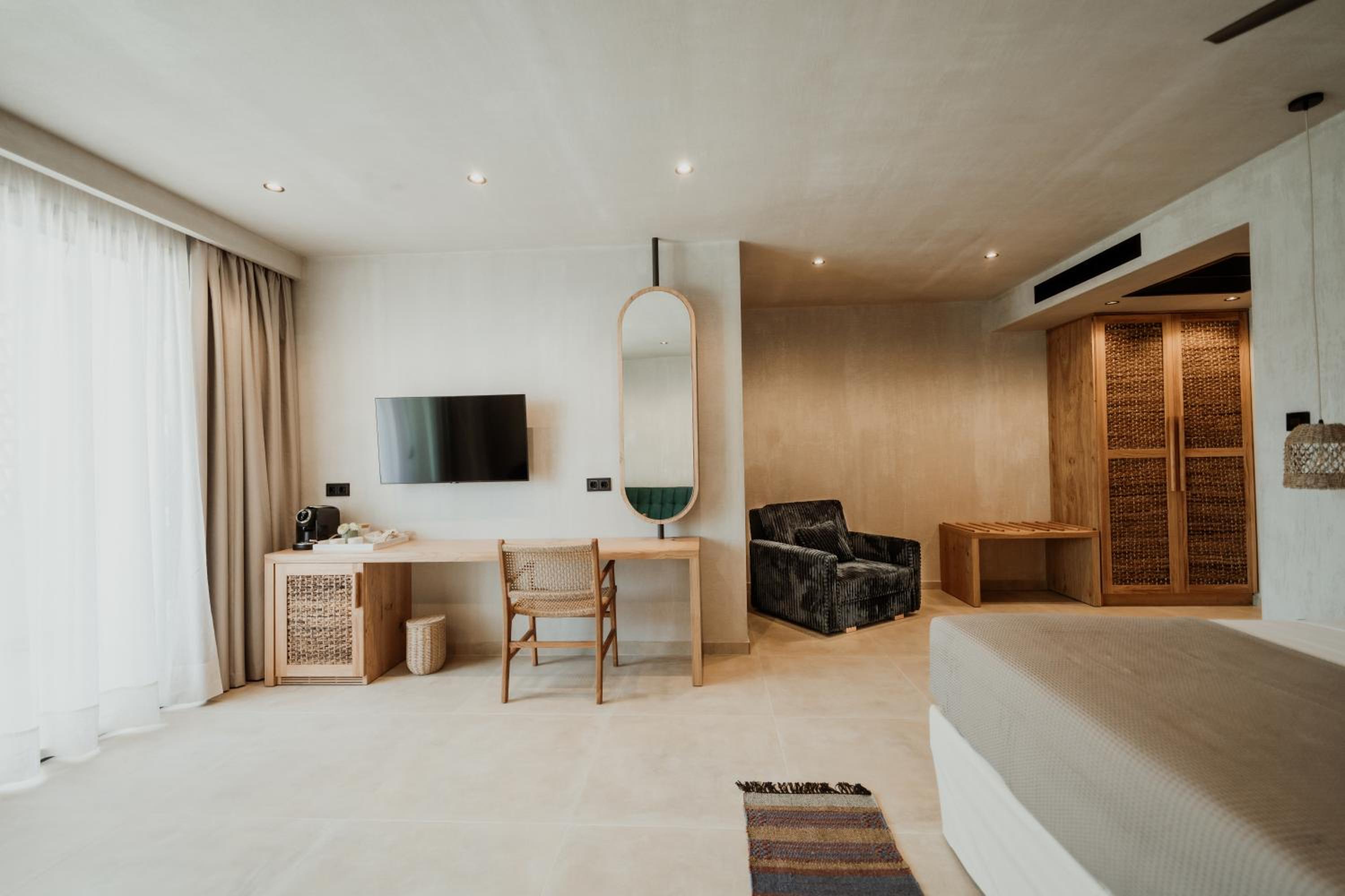 Junior Suite with Sea View photo 2
