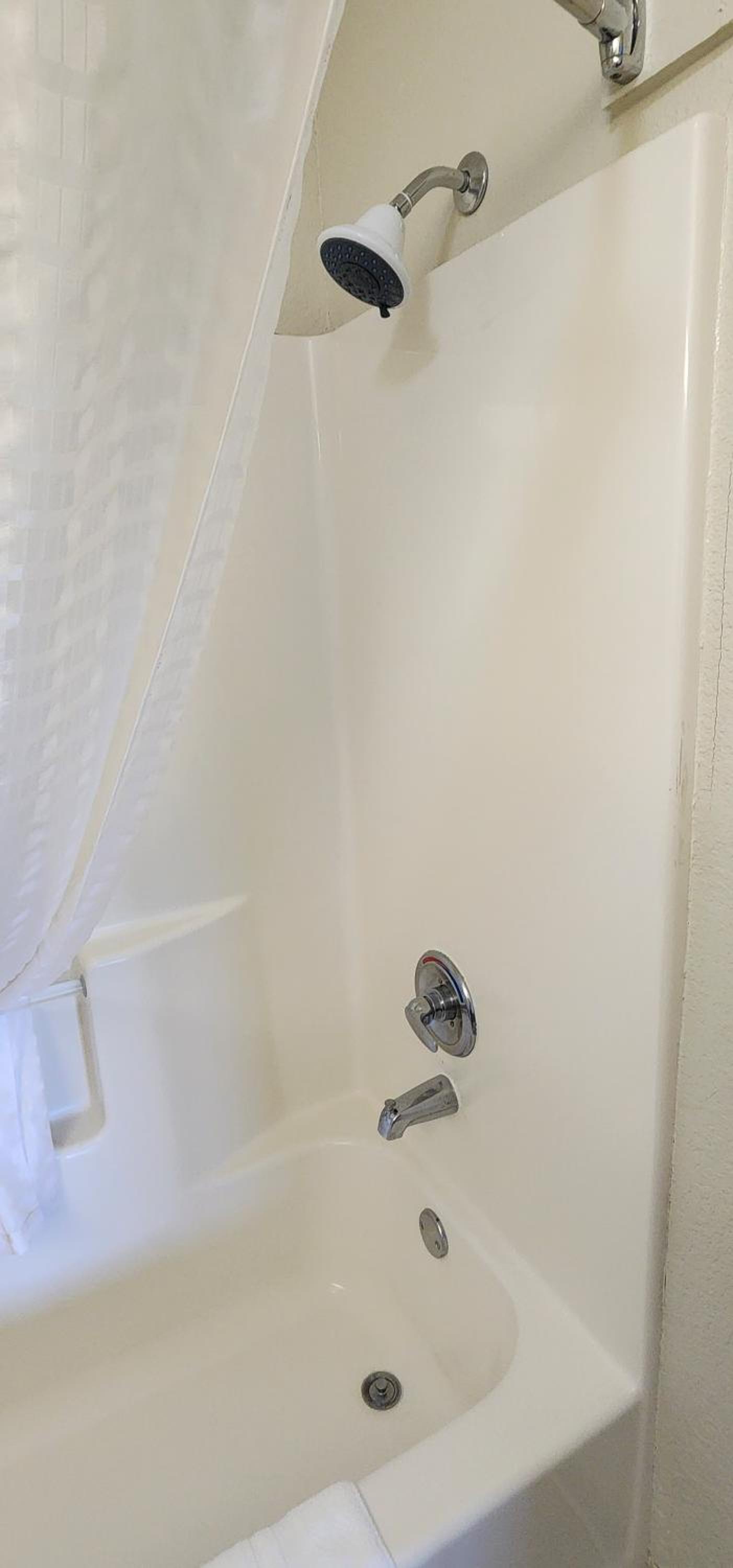Standard Suite - Non-Smoking - Photo 9