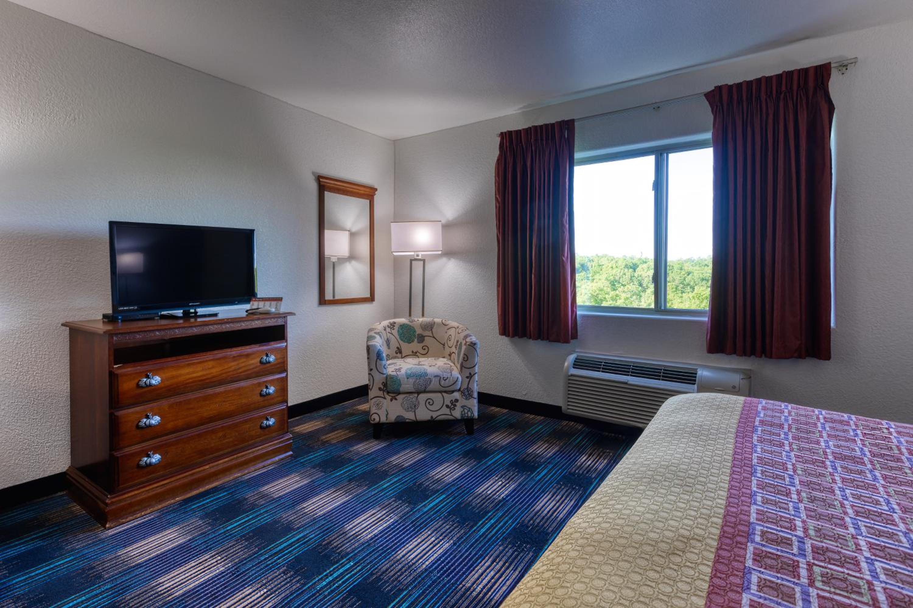 Standard Suite - Non-Smoking - Photo 6