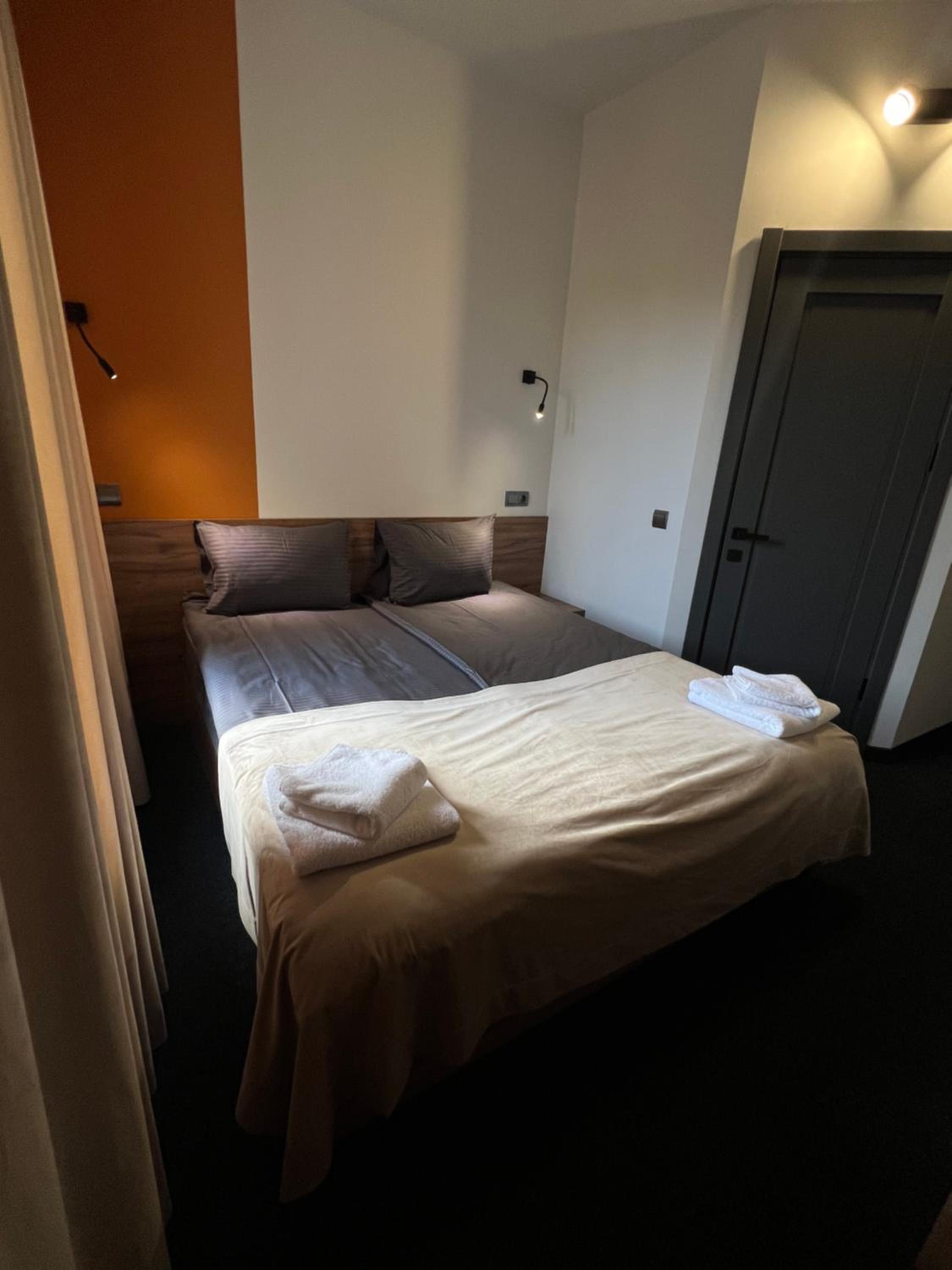 Budget Double Room photo 3