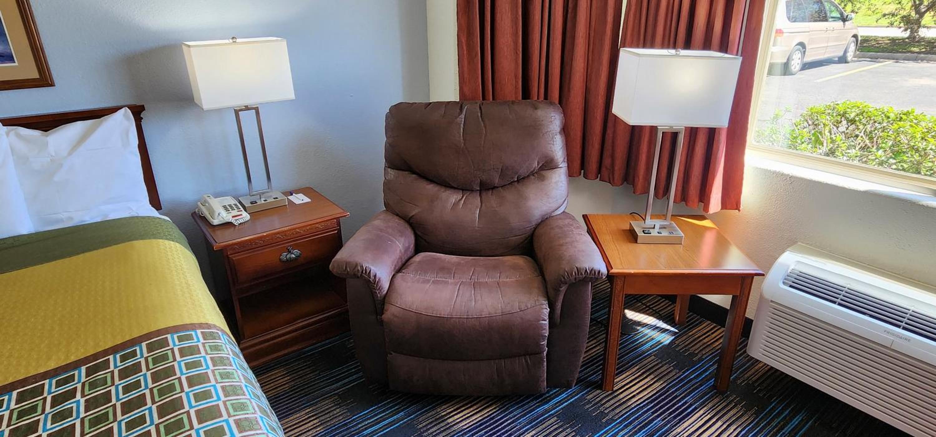 Queen Suite with Sofa Bed - Non-Smoking - Photo 29