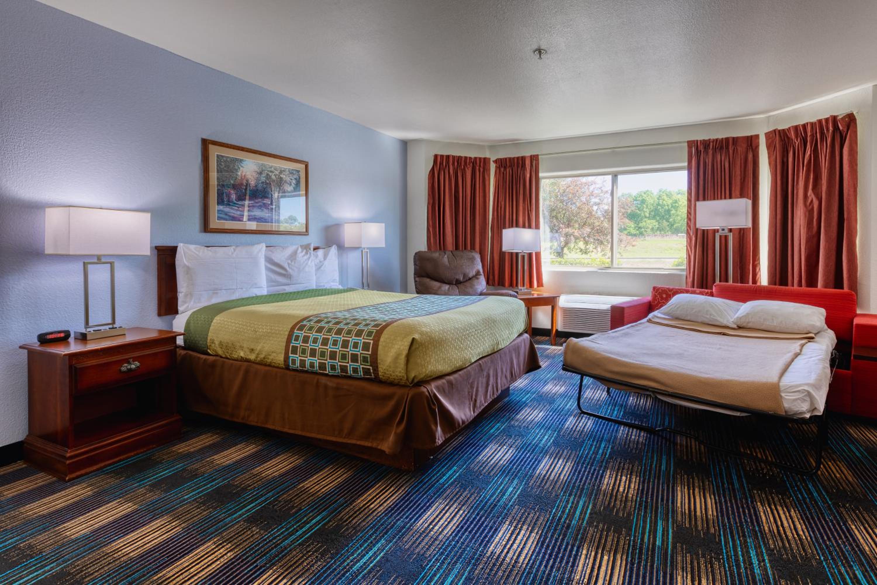 Queen Suite with Sofa Bed - Non-Smoking - Photo 14