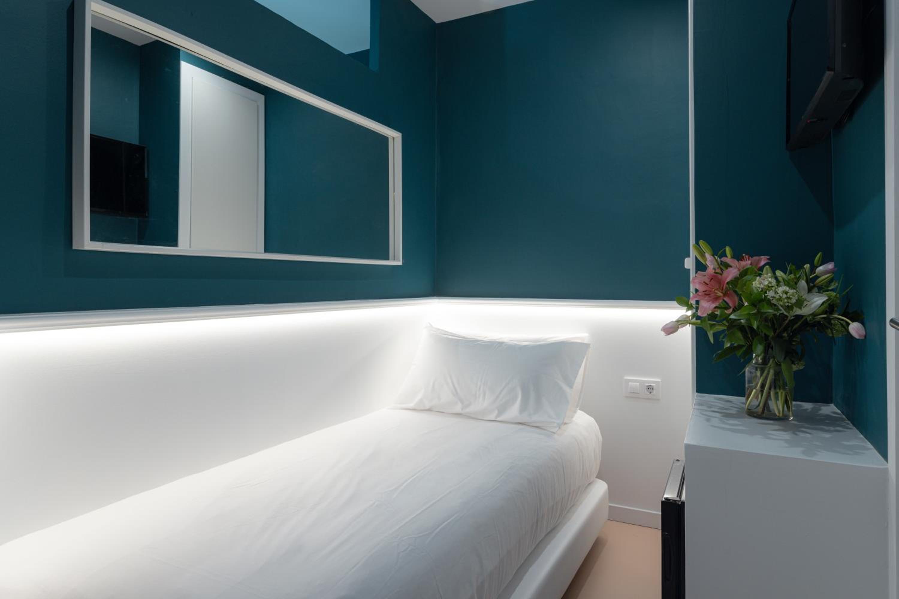 Double or Twin Room with Extra Bed photo 2
