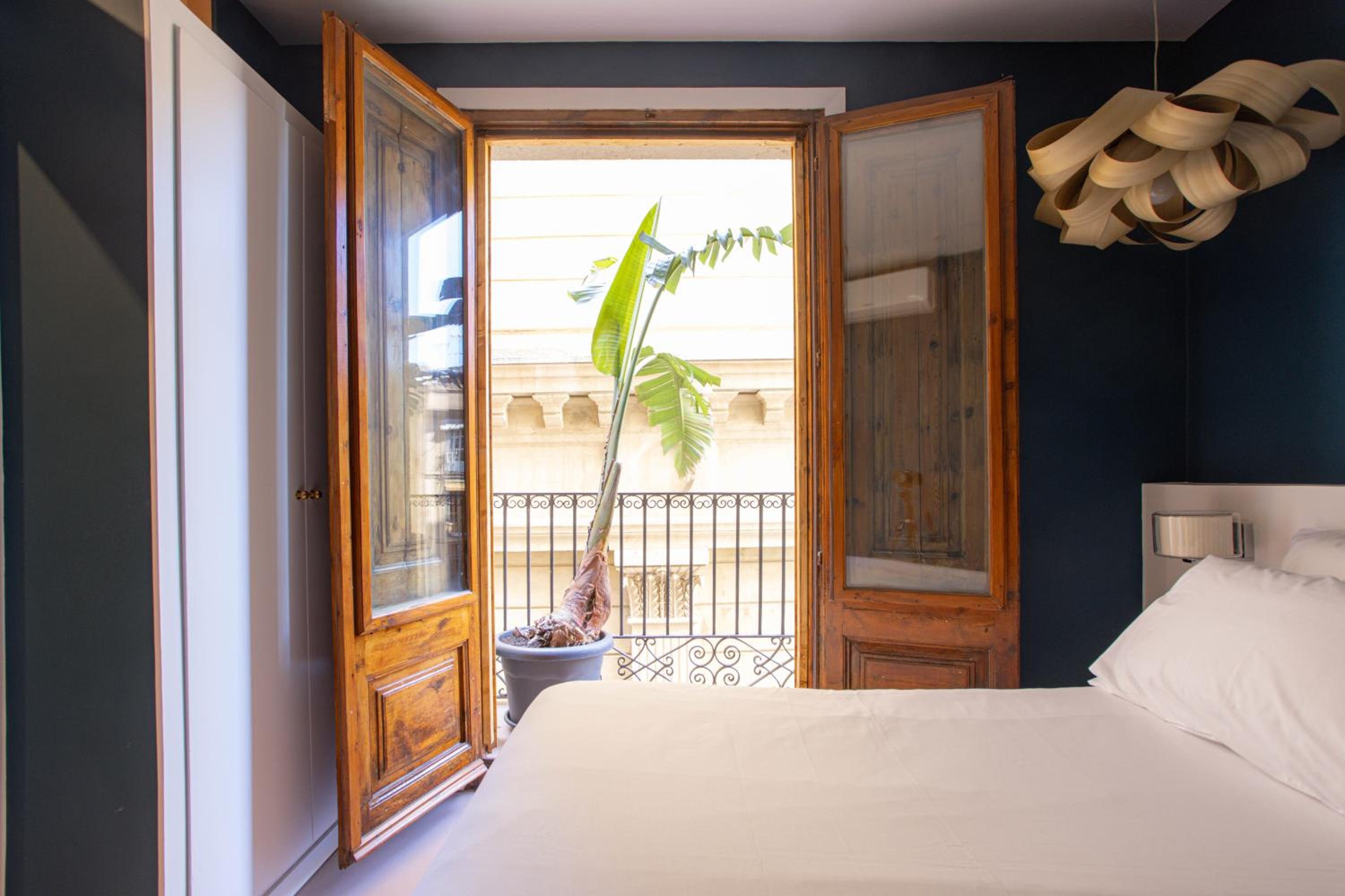 Double Room with Balcony and Private Bathroom photo 2