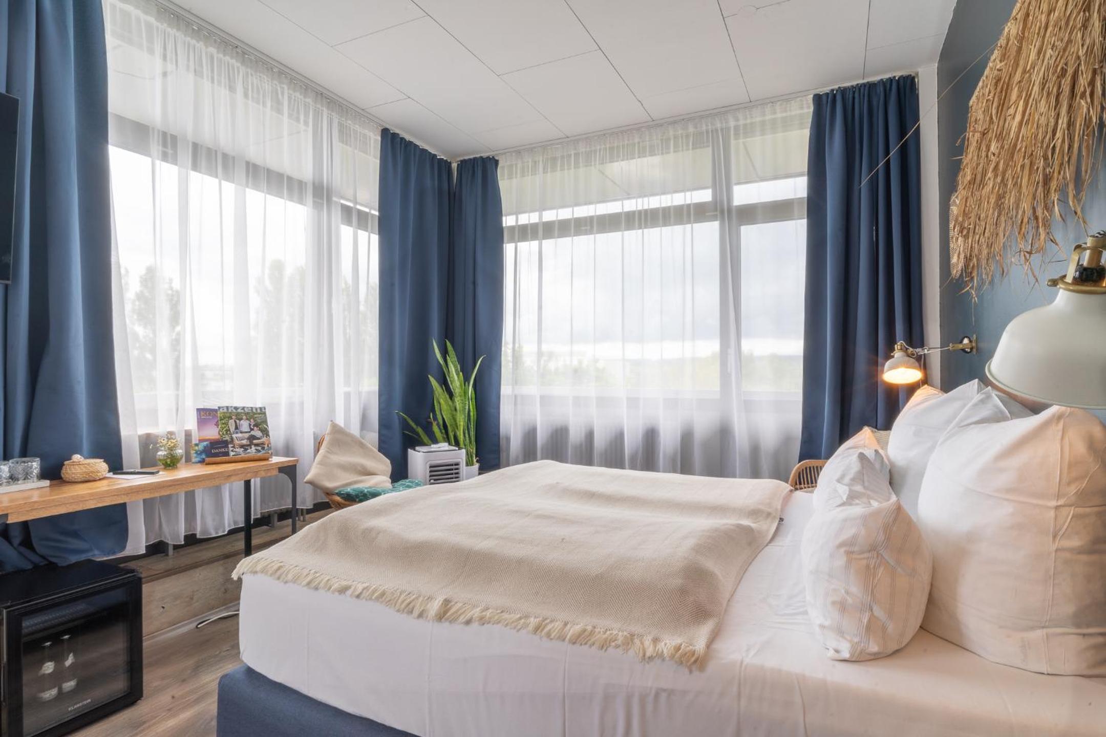Hotel Comfort Double Room with Balcony photo 2