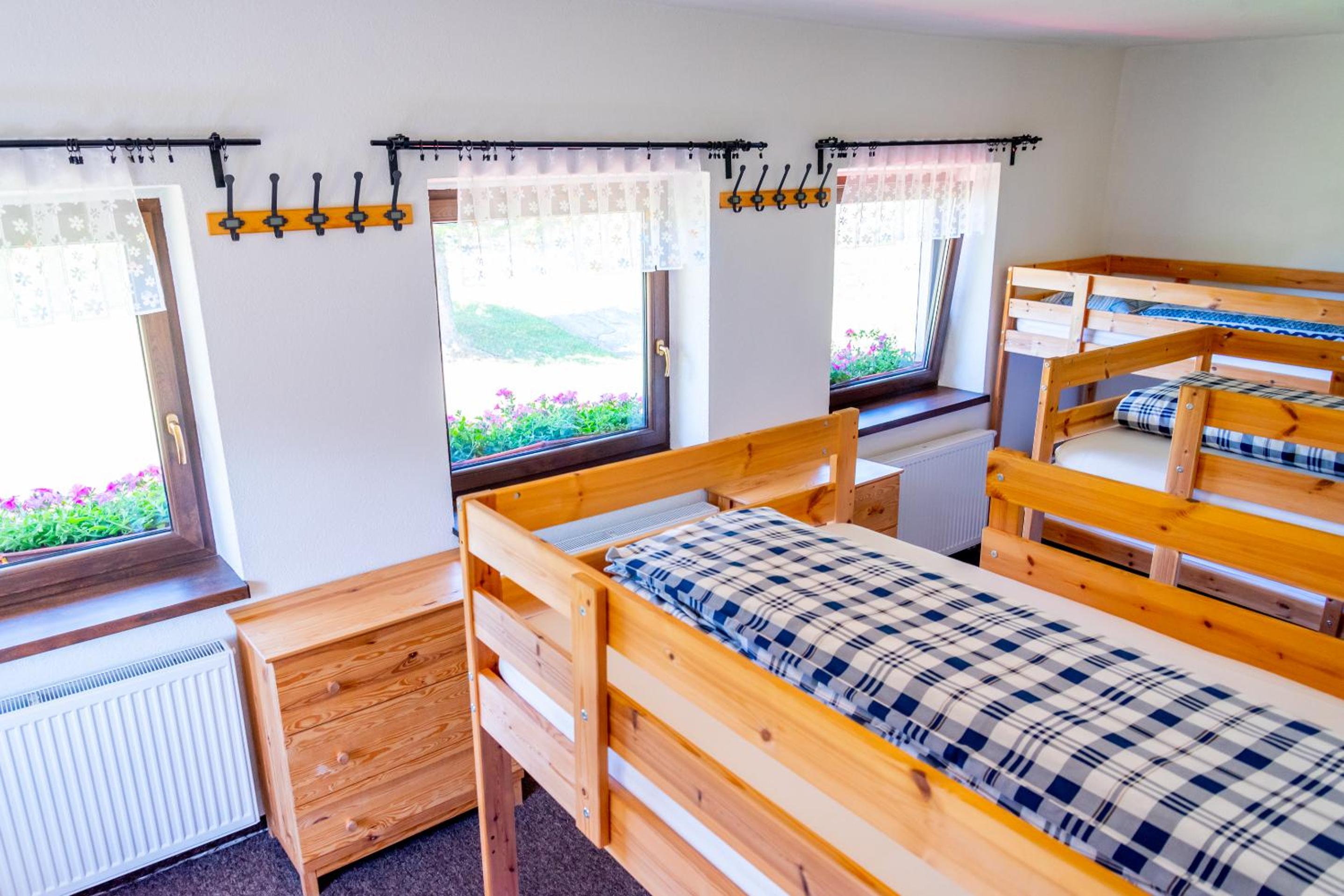 Bed in 8-Bed Mixed Dormitory Room photo 2