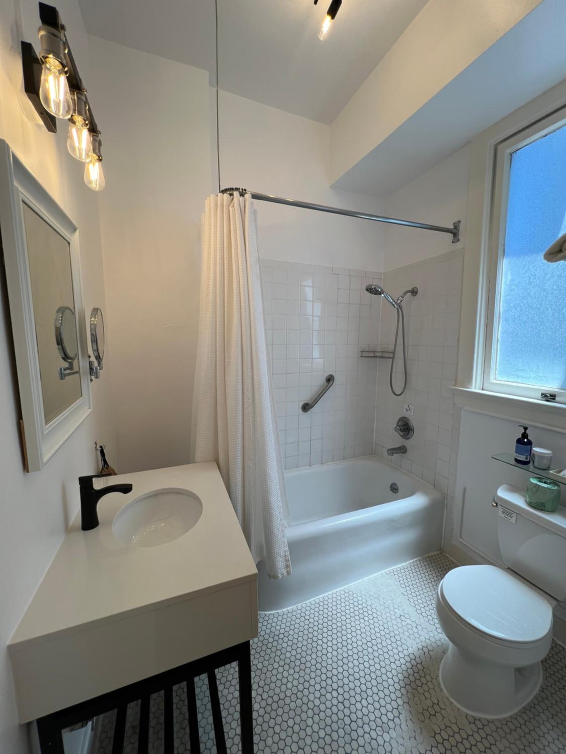Deluxe Twin Room - Photo 2